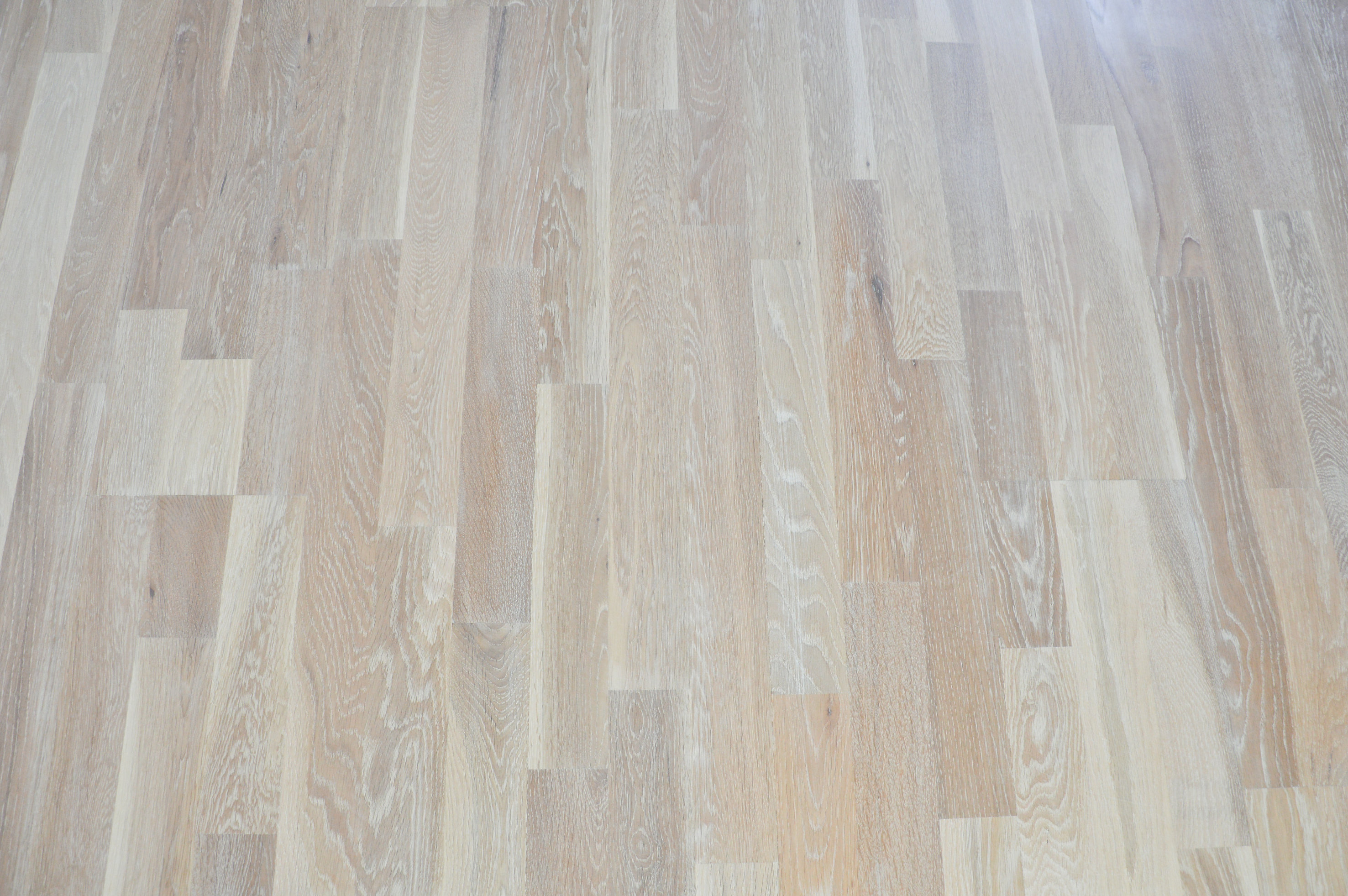 Gulvet l&aring; der, men hadde ikke helt utseende med seg lenger. Etter en god makeover er det klart til mange &aring;rs ny bruk.