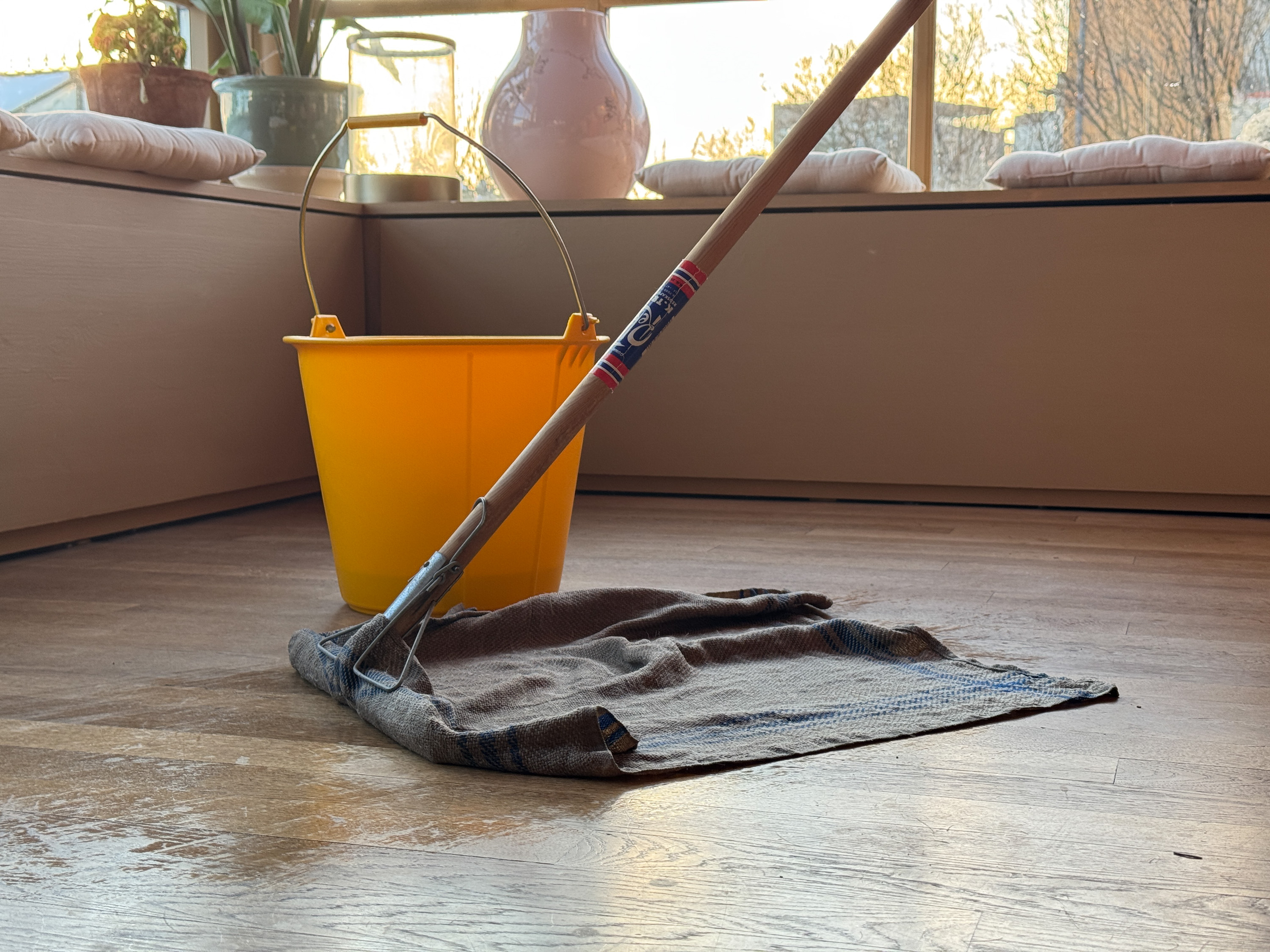vaskemopp på gulv