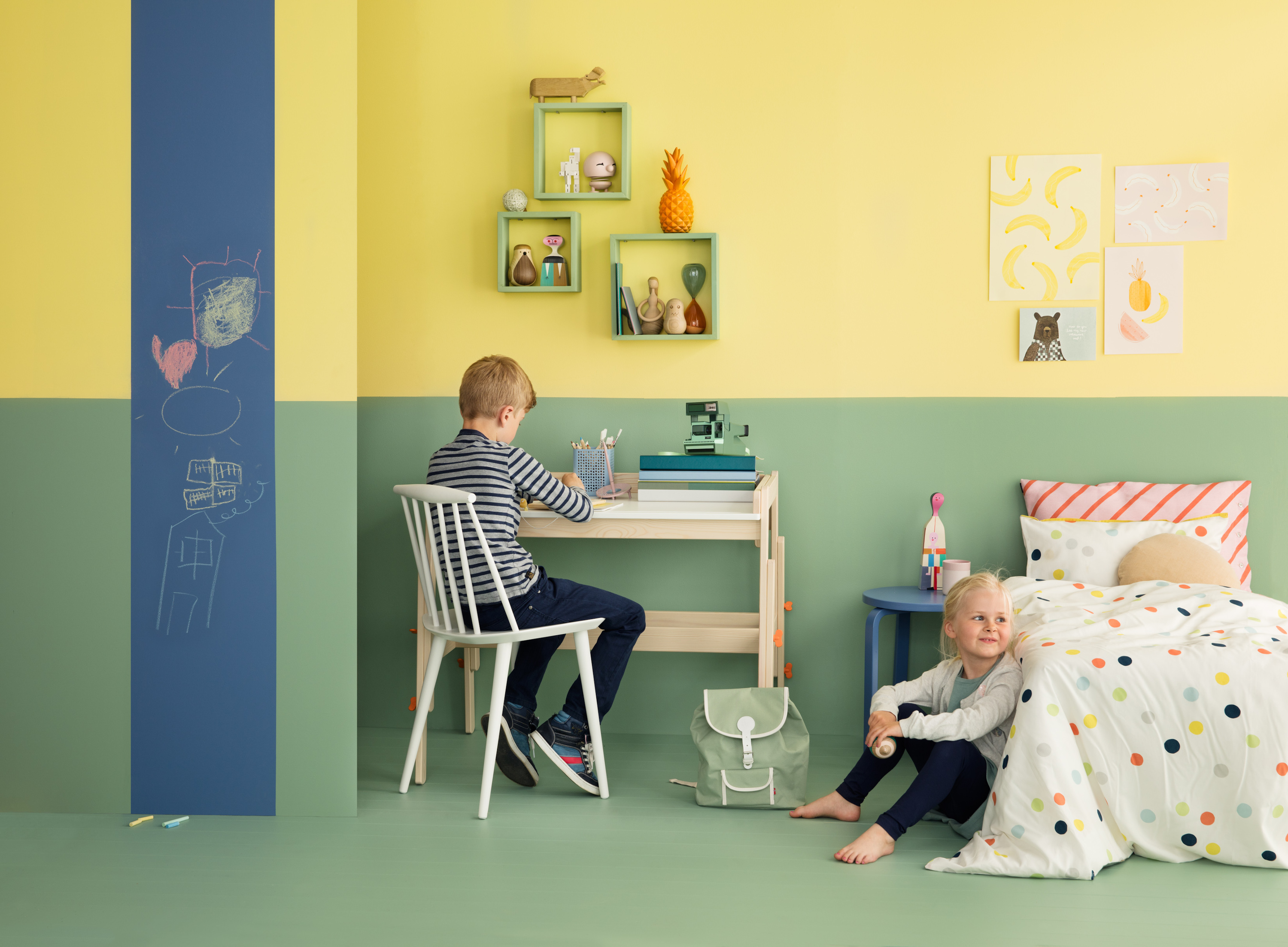 BARNEVENNLIG: I barnas rom er det gøy med sterke farger. (Foto: Butinox Interiør)
