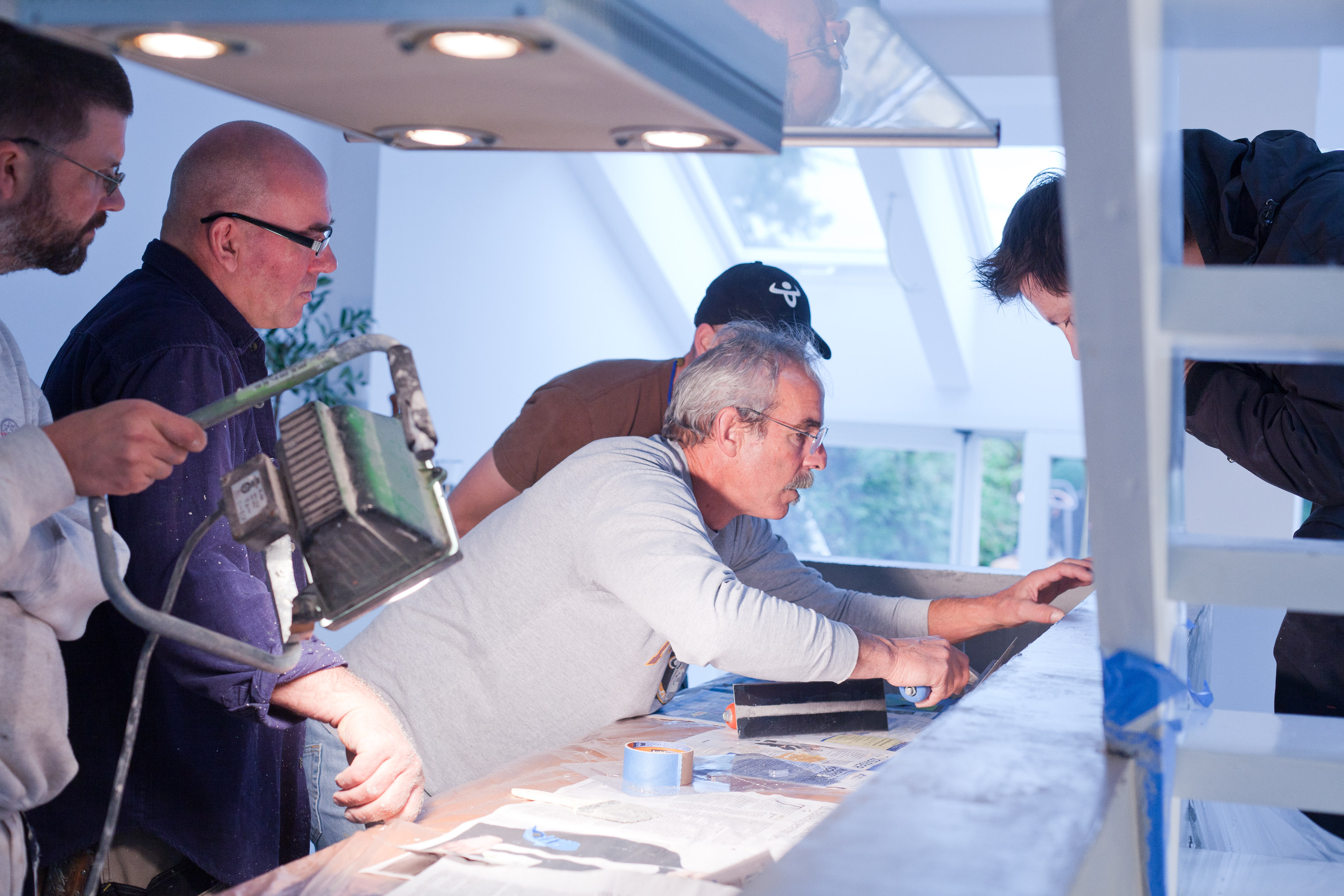 Håndverkere fra hele landet har spesialisert seg i teknikken.  De første ble kurset av Michael Archambault, som er en av hovedmennene bak Beton Cire.