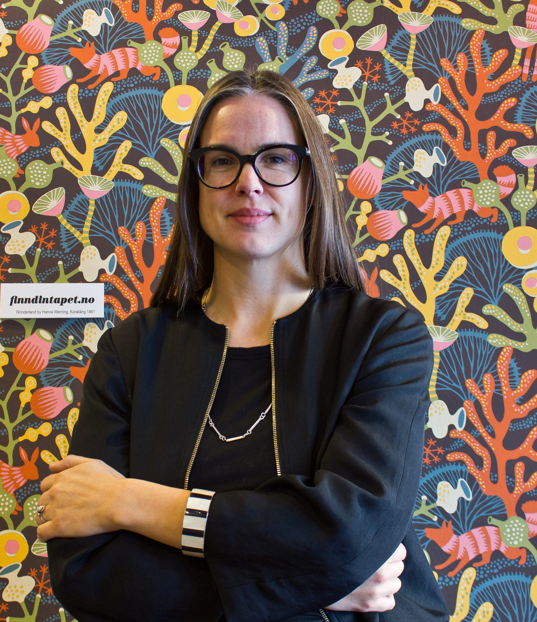 Designer Hanna Werning har latt seg inspirere av farger og natur i sin nye kolleksjon for Borås Tapeter, Wonderland.