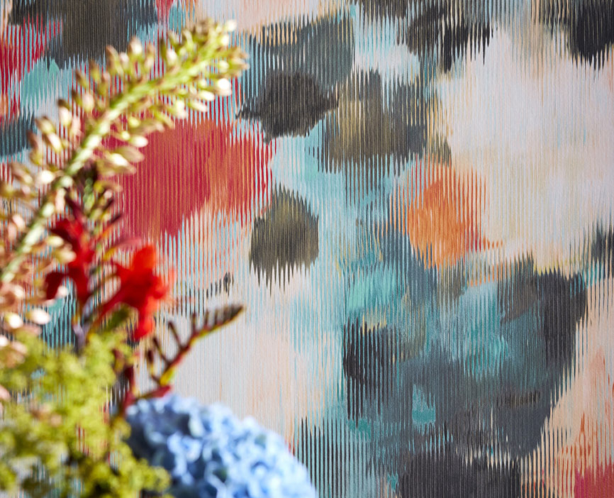 BASIS: Start gjerne jakten på farger med å finne et tapet du liker. Bruk fargene i tapetet som utgangspunkt for resten av paletten. Tapetet her fra Harlequin/Tapethuset. (Foto: Tapethuset)