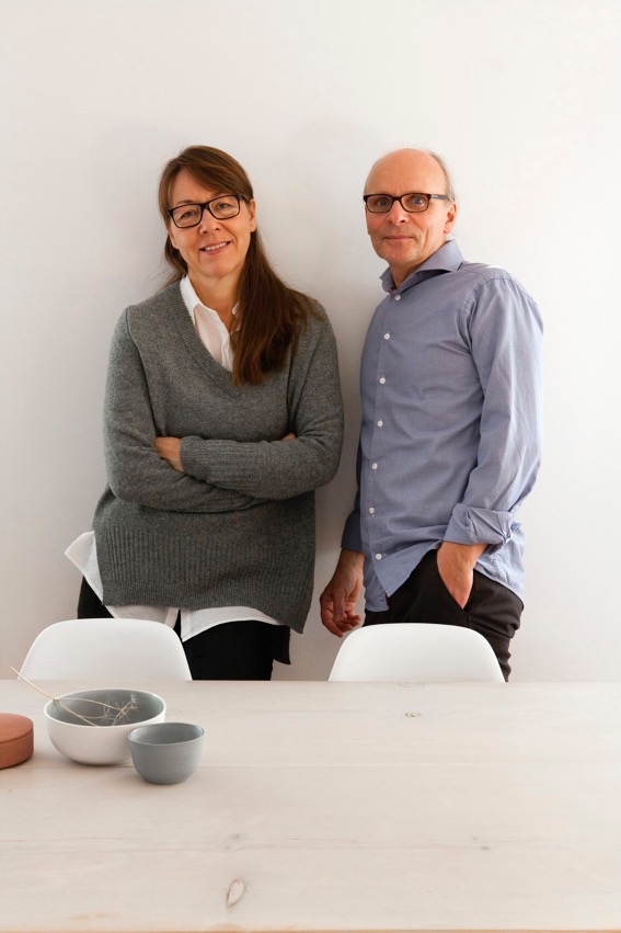 Hege Barnholt er stylist og driver 2athome sammen med sin mann. Blogger 2athome.