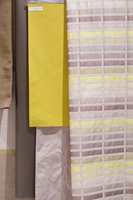 Split Clarity: Naturfarger i kombinasjon med en sur, gulgrønn tone.<br/><a href='https://www.ifi.no//farger-klar-tale-fra-europas-storste-messe-for-tekstil-og-tapet'>Klikk her for å åpne artikkelen: Farger - klar tale fra Europas største messe for tekstil og tapet</a><br/>Foto: 