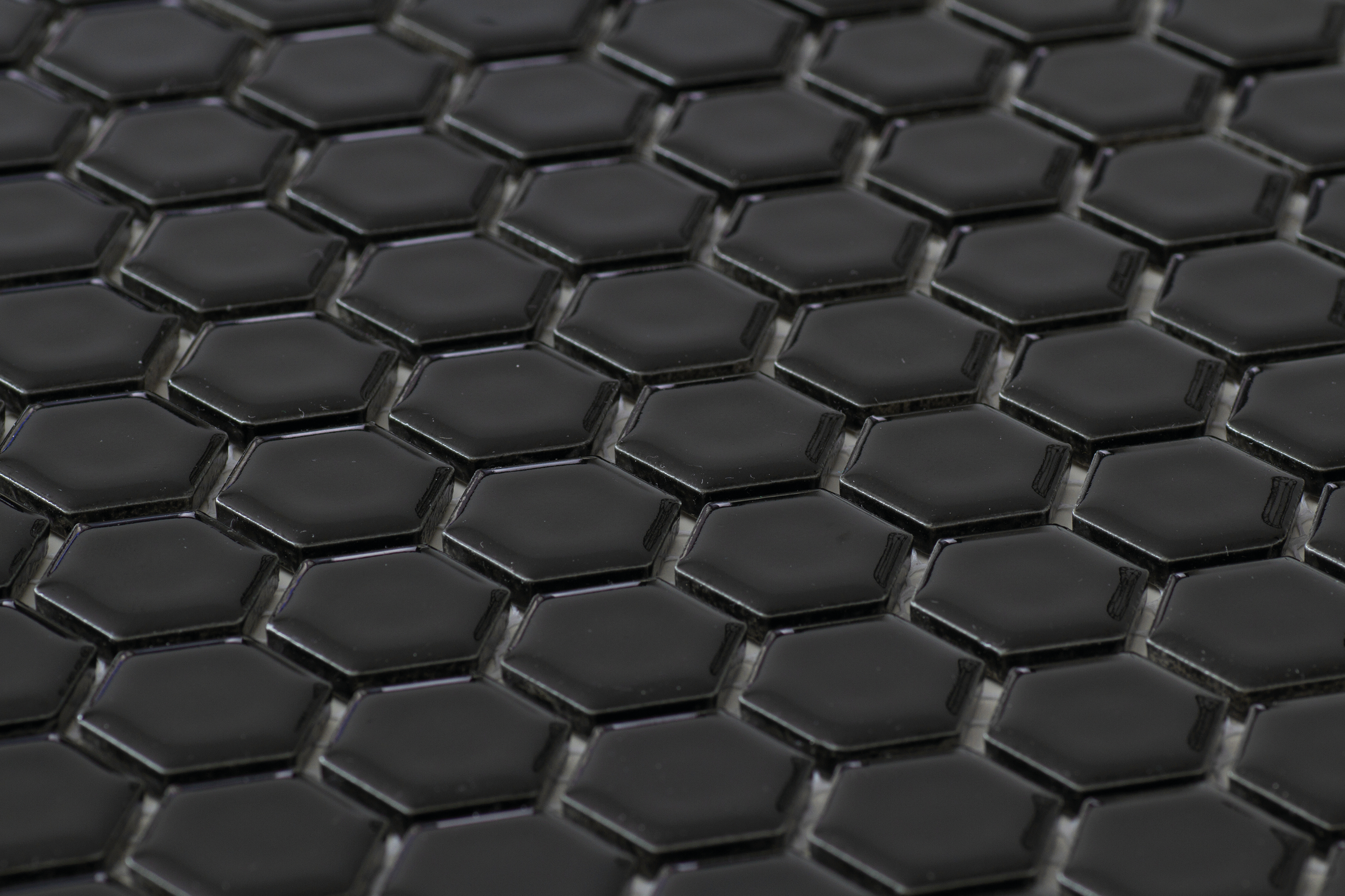 Heksagonale fliser i mosaikkstørrelse fra Höganäs.