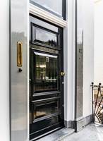 Door: Traditional Paint high-gloss Black
Grey frame: Traditional Paint high-gloss White Rhino<br/>Foto: Iris Floor