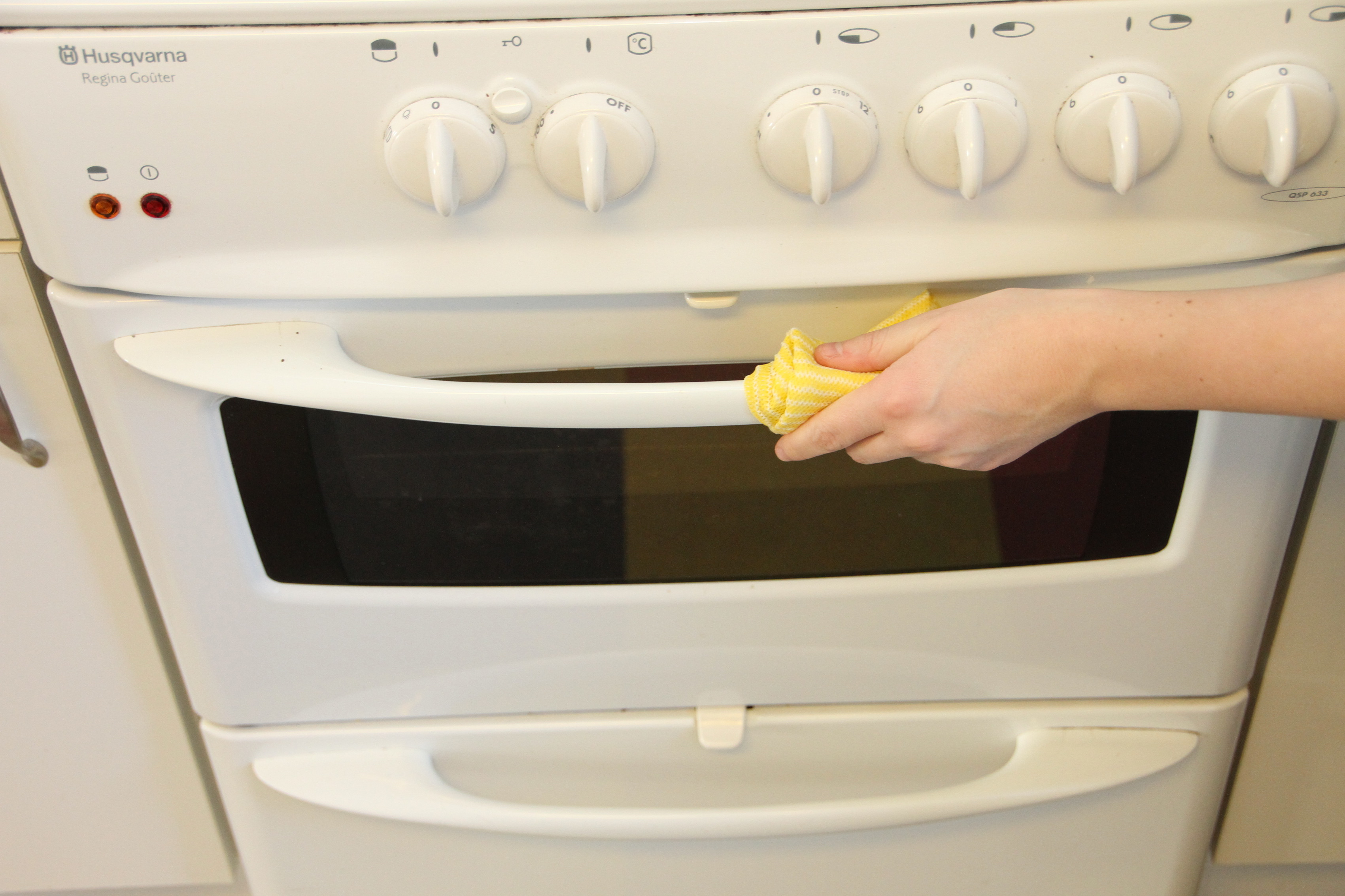 &ndash; Tenk etter hvor menneskehender finner veien. Der skal du vaske grundig, sier Trine Br&aring;then, produktansvarlig hos Kemetyl.