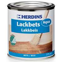 Herdins Lakkbeis er en nytt og mer miljøvennlig alternativ for den som skal beise. Den nye lakkbeisen er vannbasert og merket med Svanen.  