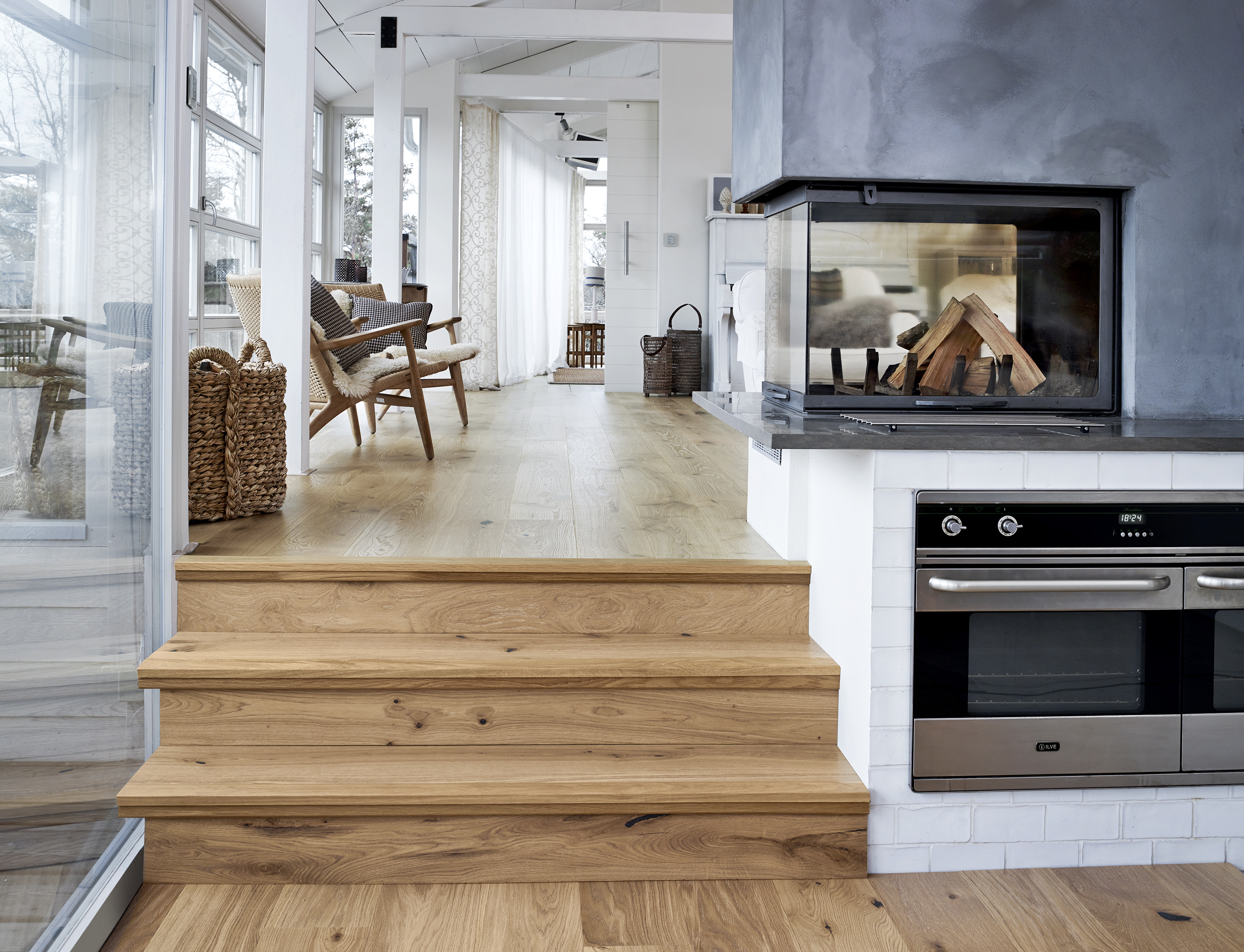 Osmo leverer hardvoksoljer til flere av de store gulvprodusentene. Blant annet bruker Tarkett Osmos produkter p&aring; de oljede gulvene.