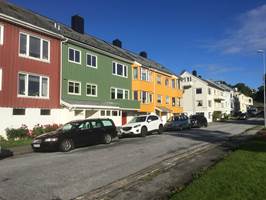 <b>PLAN:</b> Konsul Johnsens gate i Kristiansund er fargesatt av Arne Korsmo. Nå skal fargeplanen reddes fra gråning.