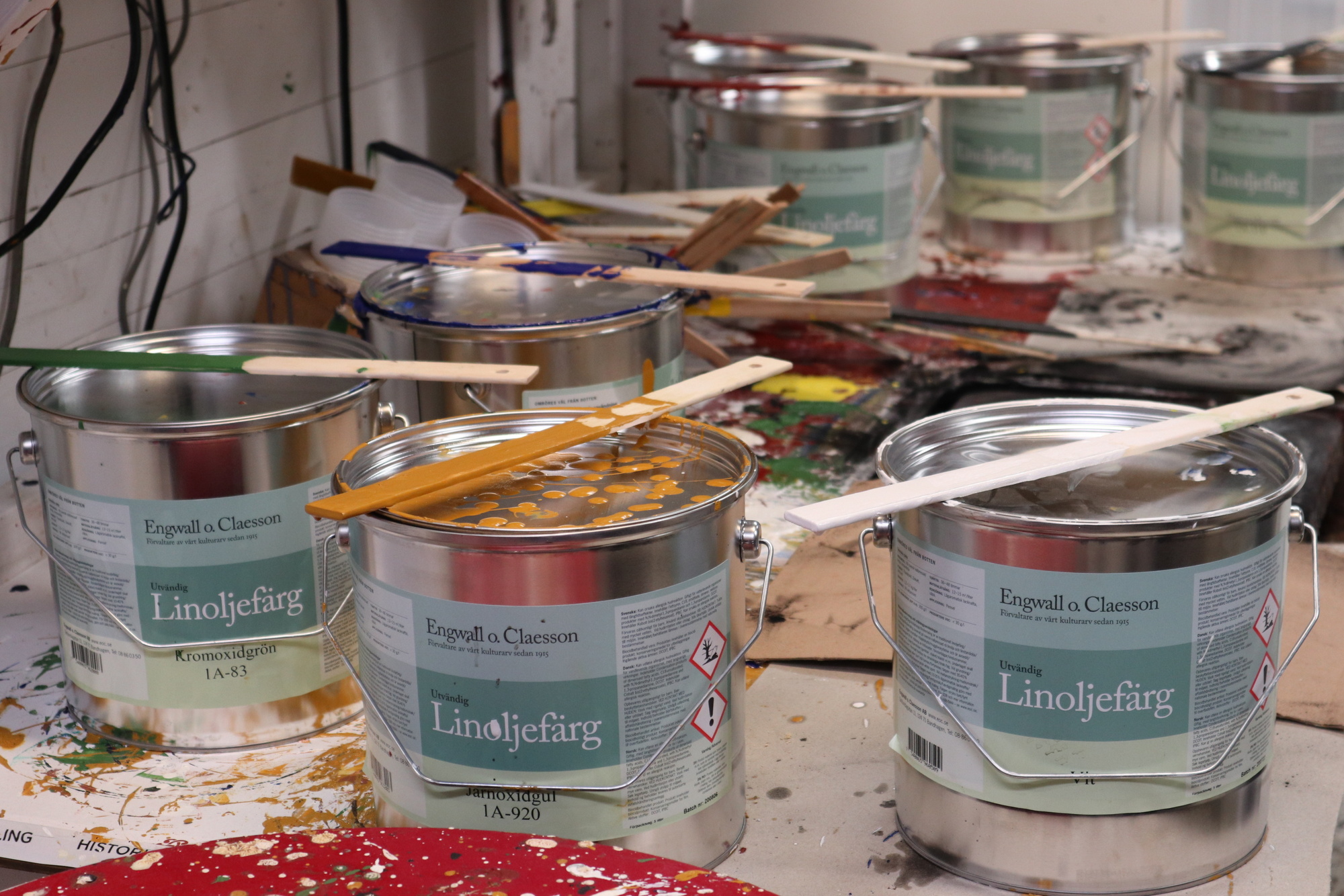 linoljemaling trenger langt inn i treverket