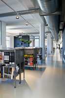 GODT FOR DEG: Artigo gummigulv bidrar til et godt innendørs klima, som er veldig viktig i et kontorlandskap – som andre steder. 