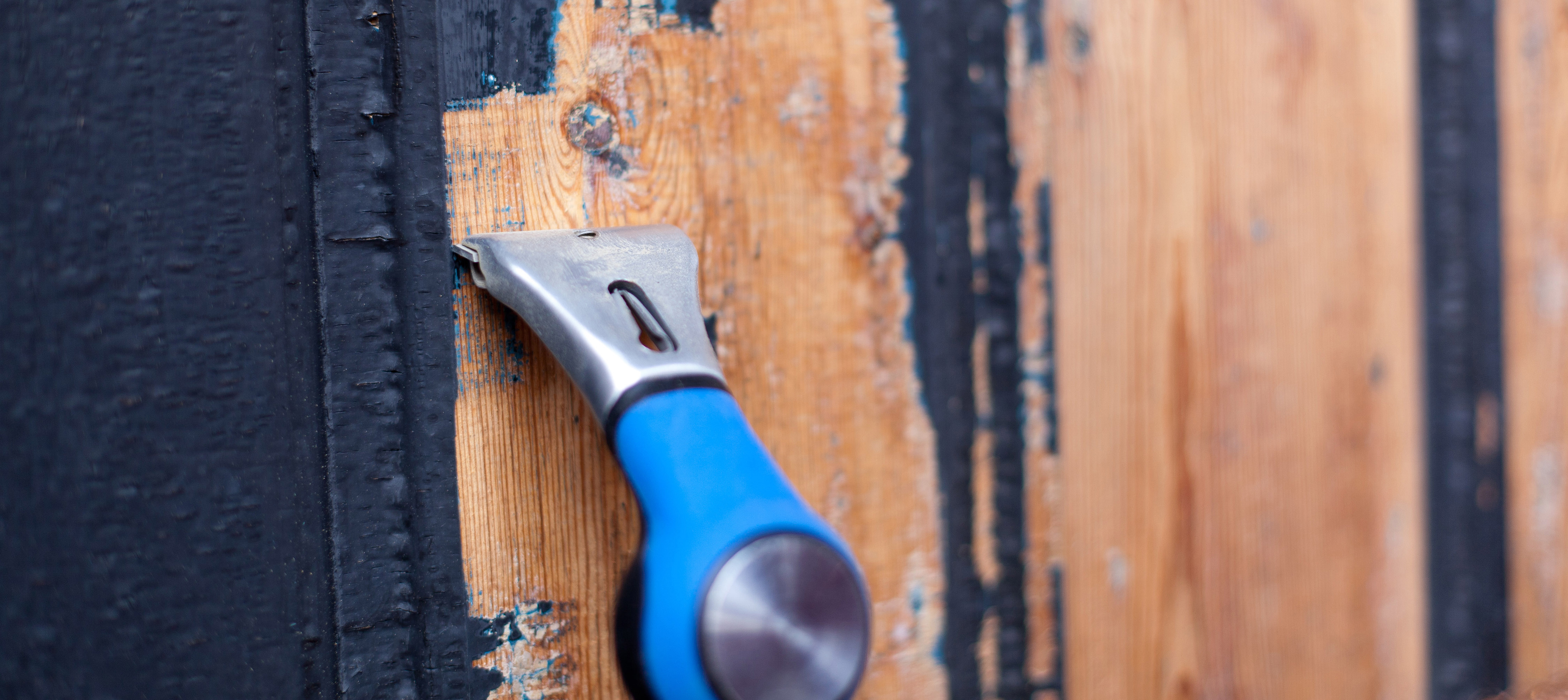 Slik blir det enkelt å skrape bort maling