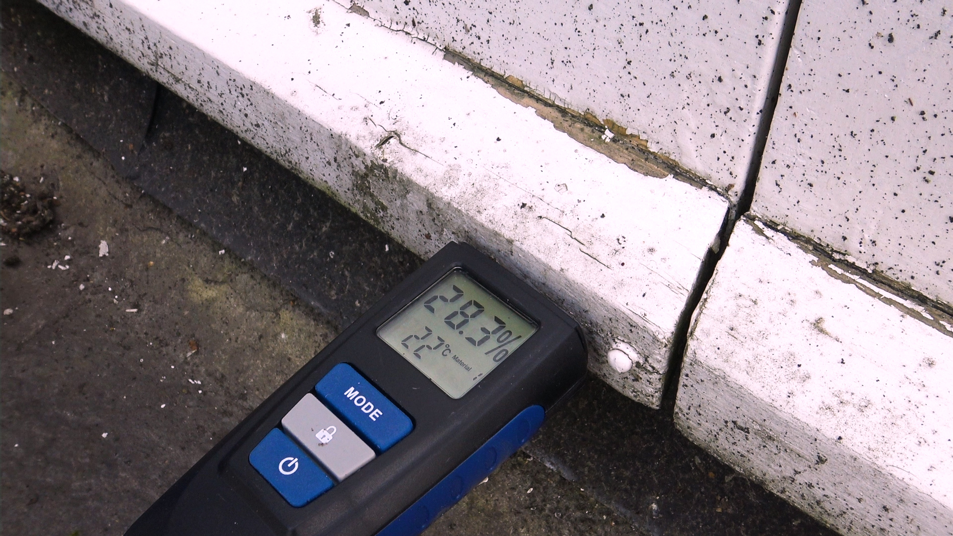 Mål fuktnivået med en fuktmåler