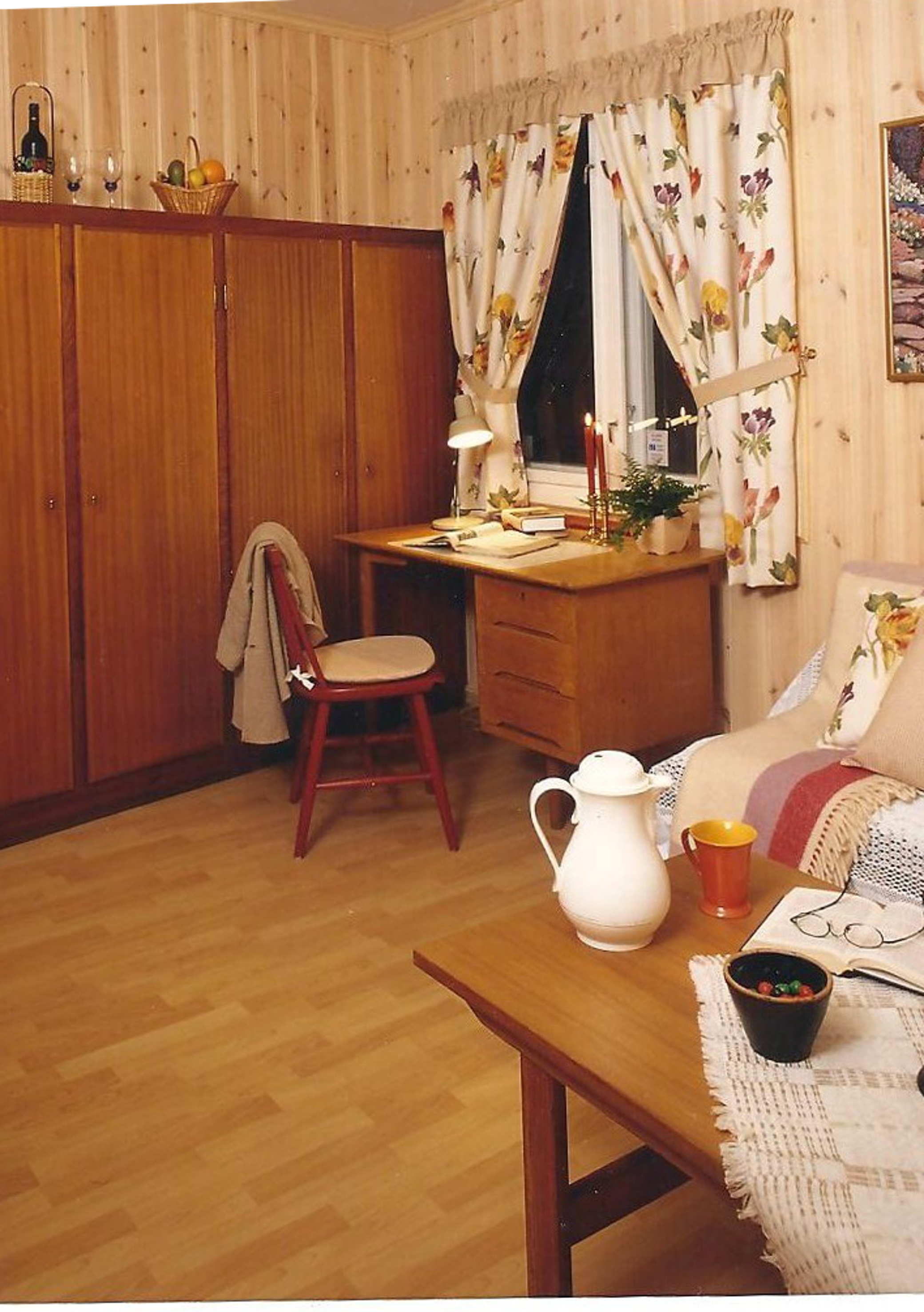 Før: gulnet, mørkt og utdatert.