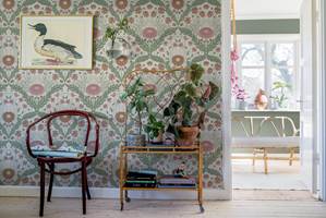Designer Hanna Wendelbo presenterte tapet som et alternativ for å skape et hyggelig rom, da hun snakket til 900 interiørinteresserte på Egmonts arrangement «Ditt Hjem 2018» i Oslo.
