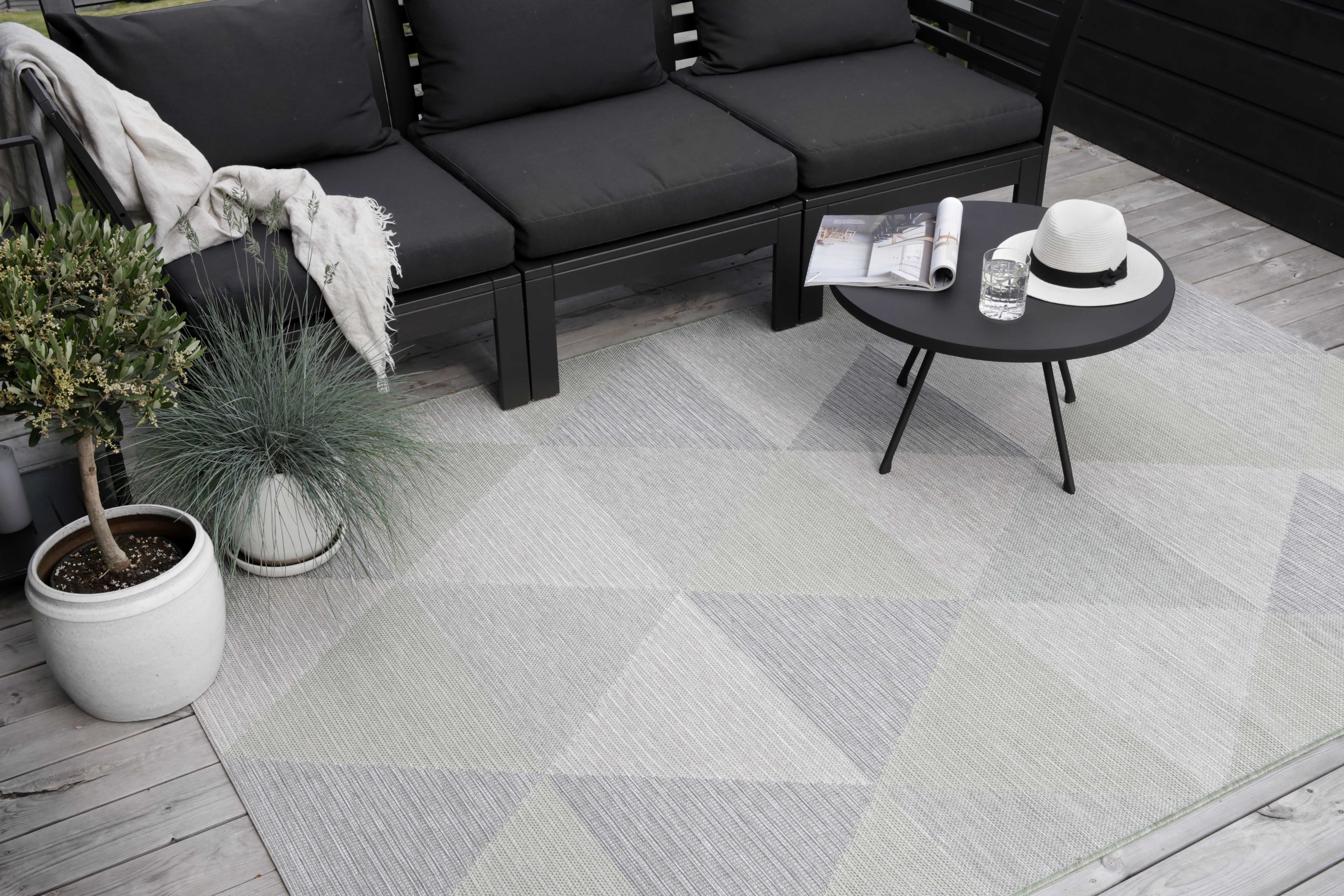 Uteteppe på terrassen