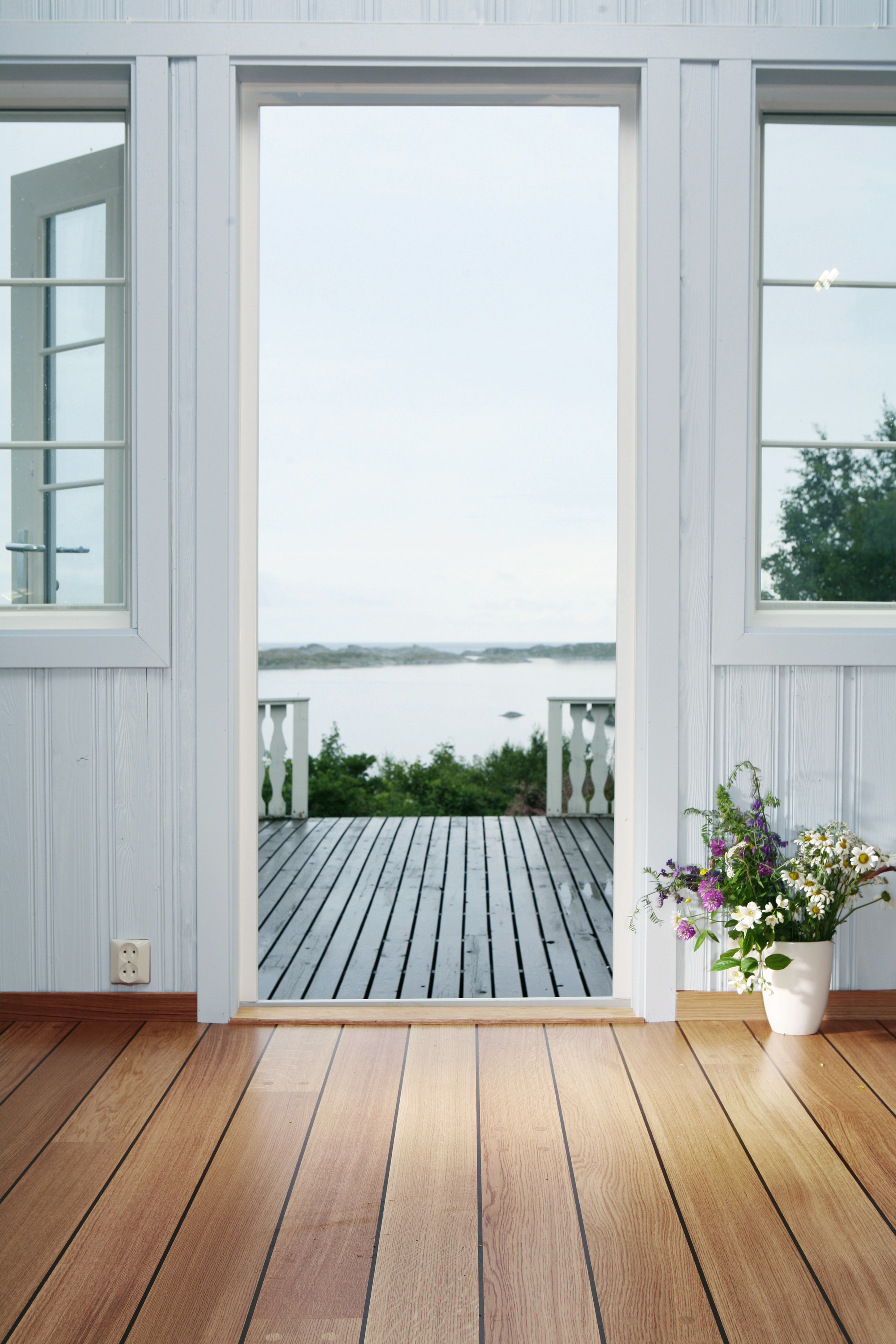 Havet rett inn! Det er ikke det minste rart at hytteeierne er fornøyd med utsikten...