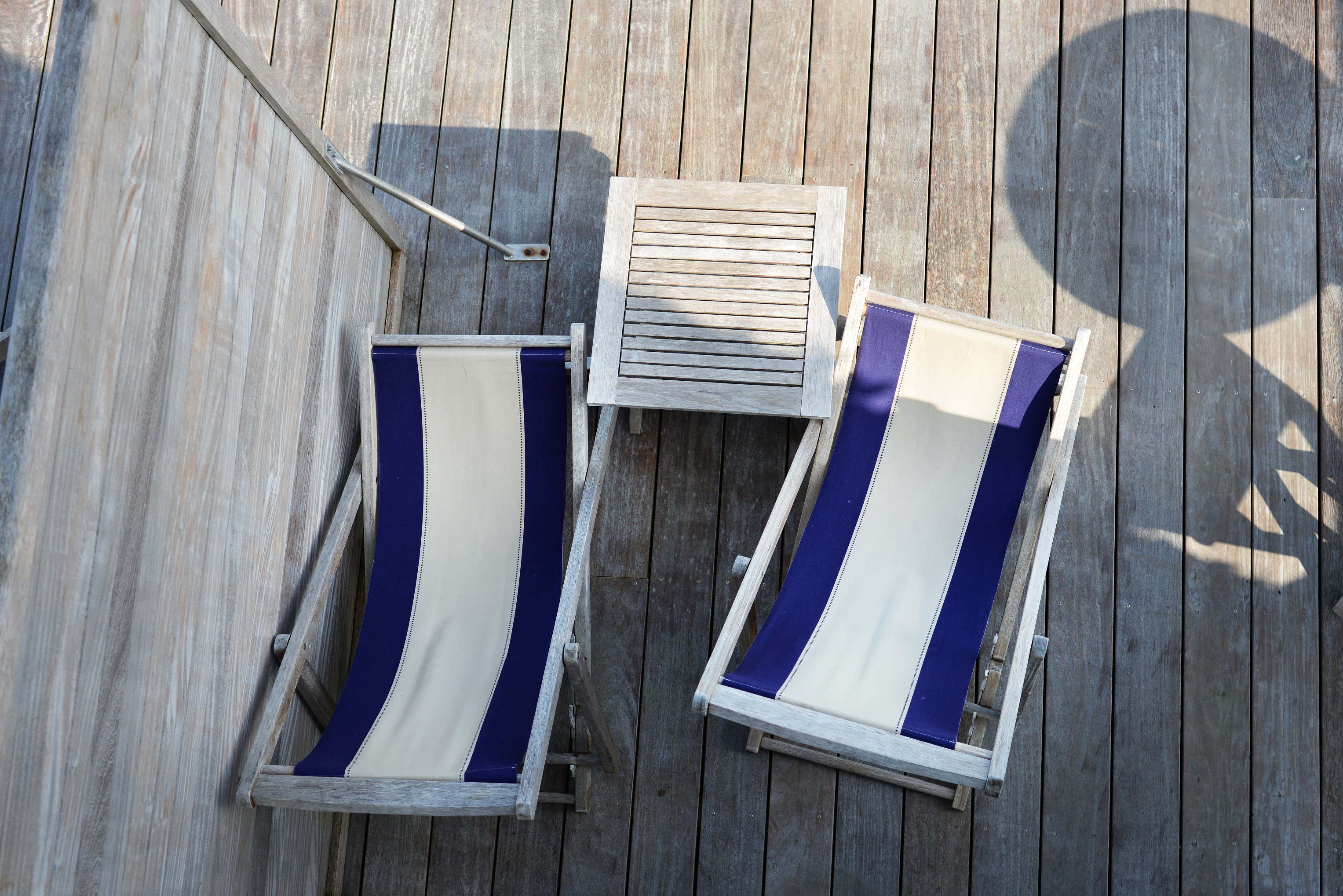 Grå beis for trykkimpregnert terrasse