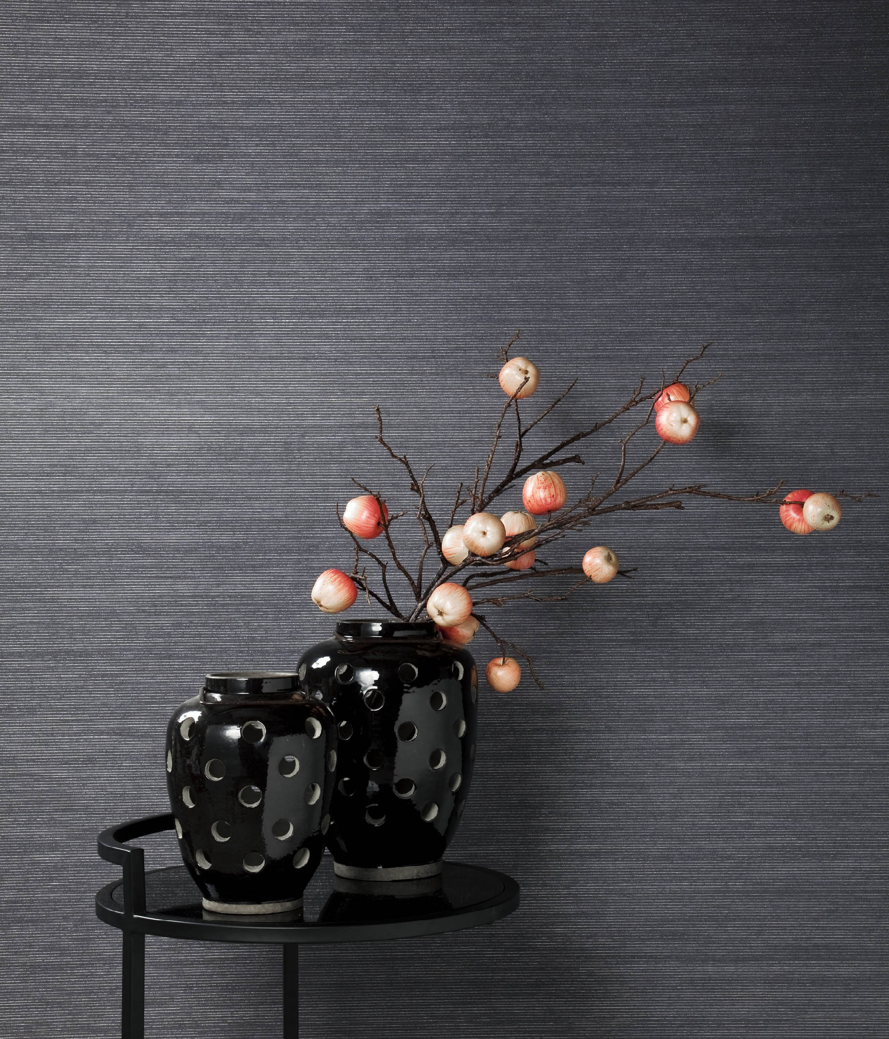 Tekstiltapet skaper en egen lunhet.