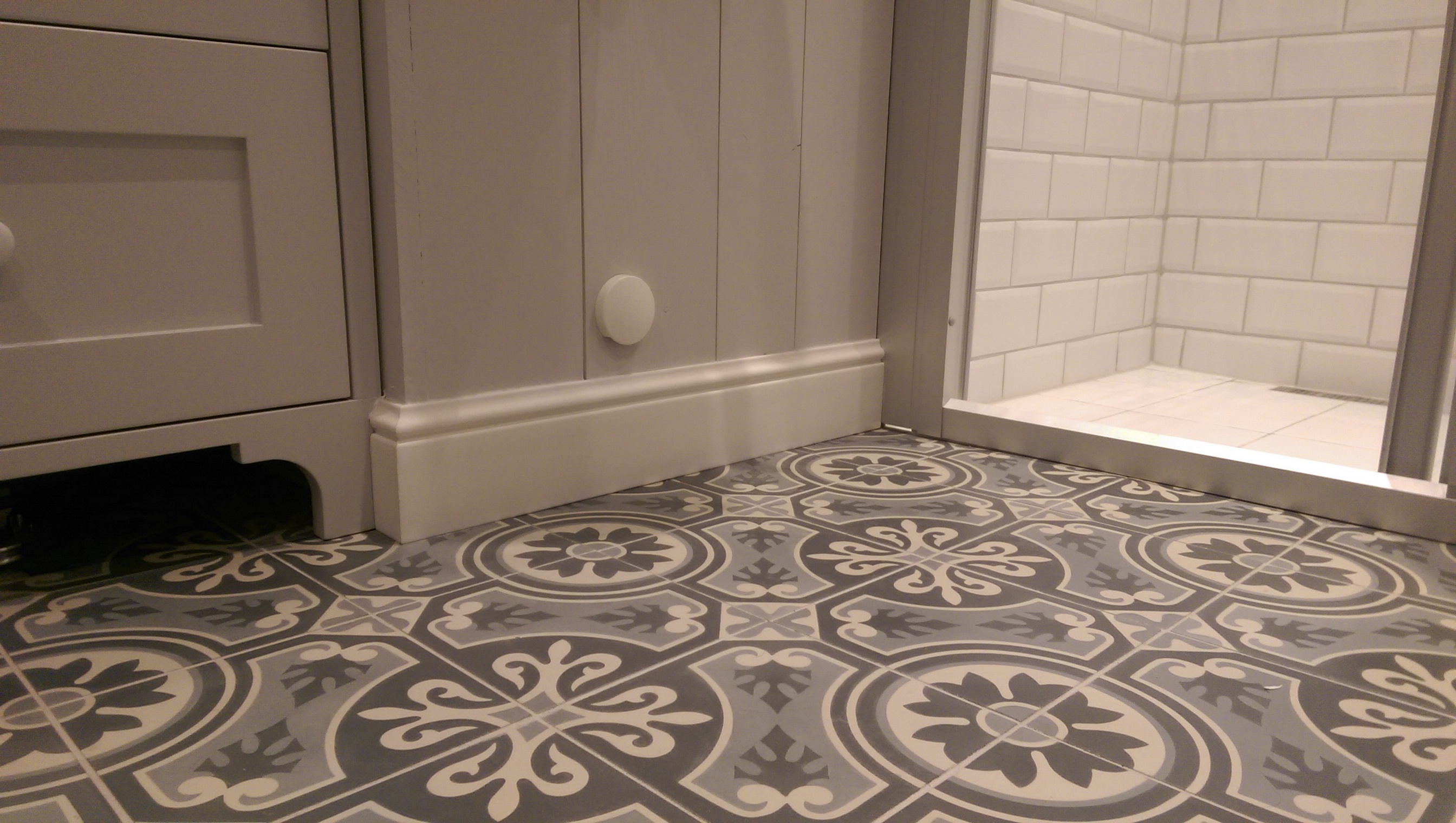 Problemløser på badet: lister som tåler vann