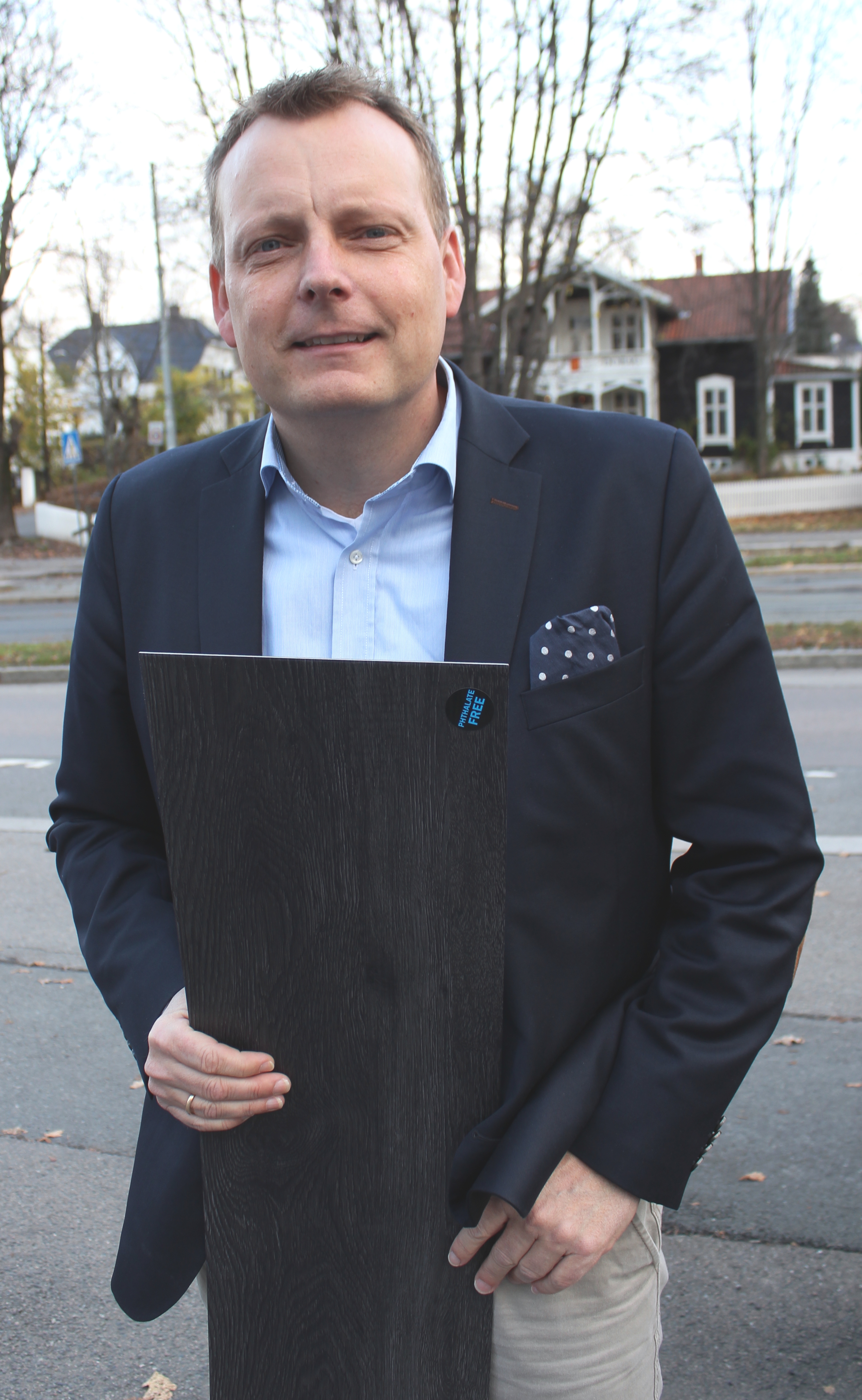 - Vi har stor tro på at omsetningen av våre ulike gulvbelegg skal kunne øke sterkt i Norge i årene som kommer, ikke minst når det gjelder våre PVC-frie produkter, forteller Carsten Wind. 