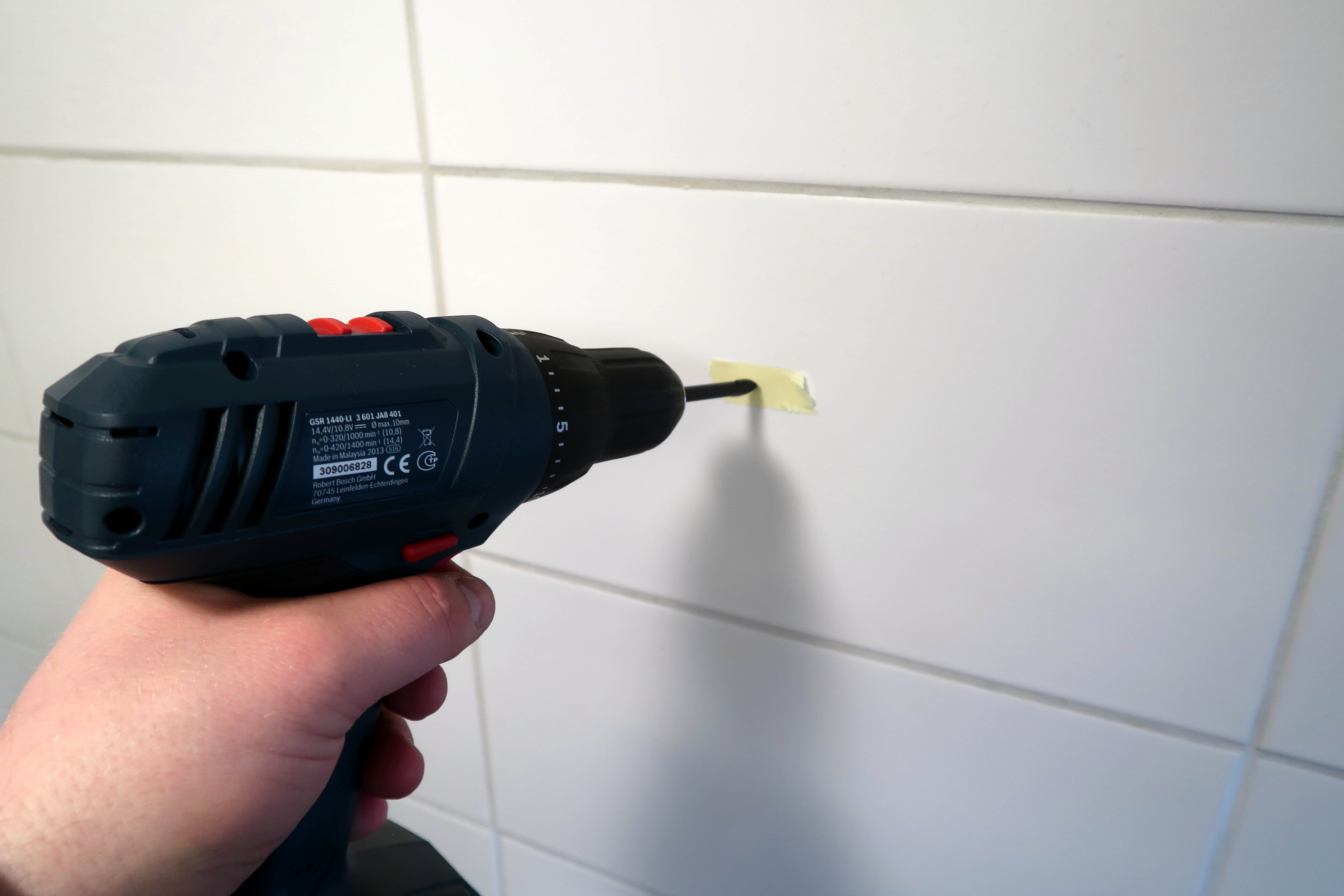 Slik borer du i flisene