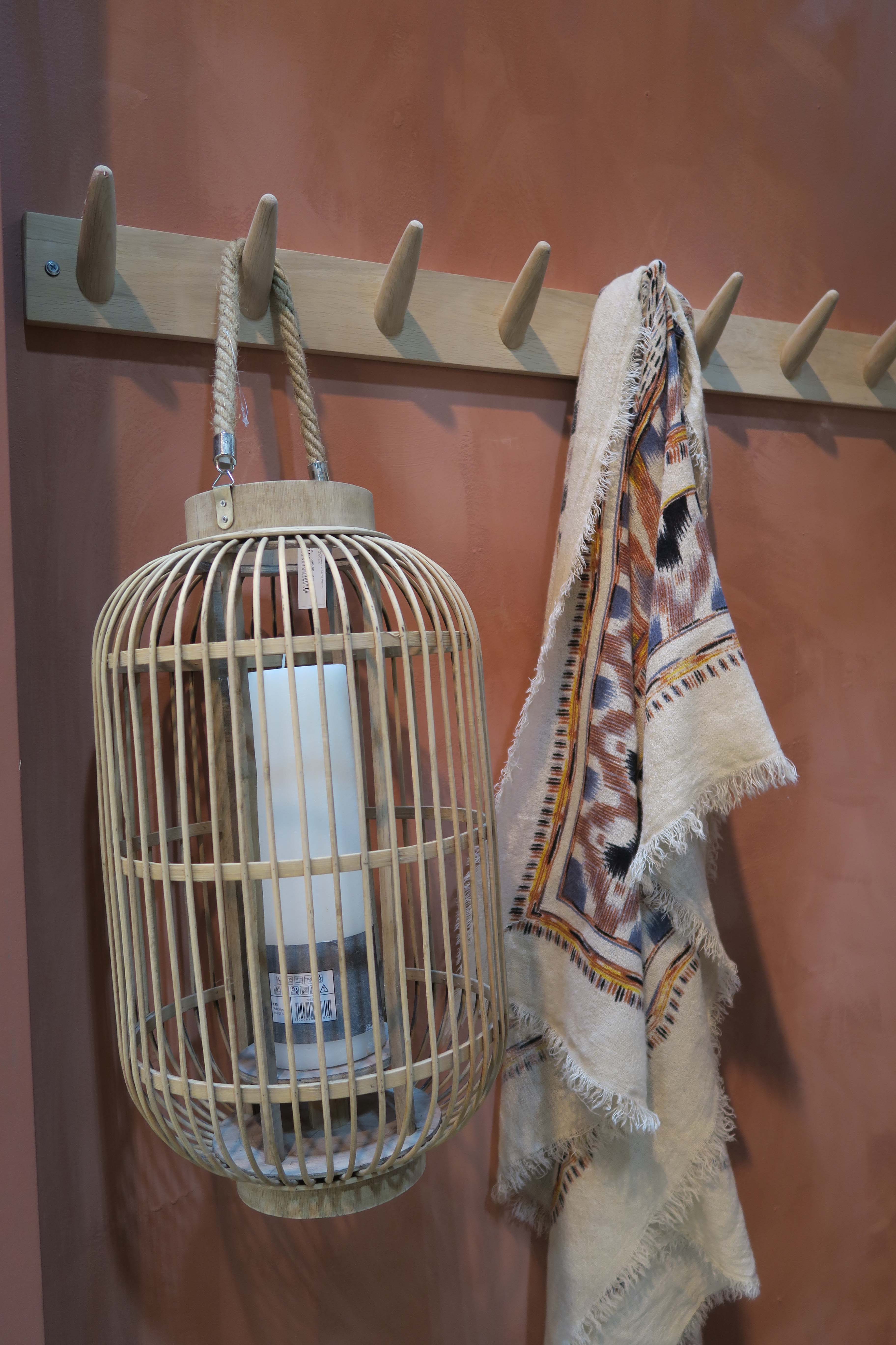 LYST TRE: Det var ikke mangel på de rødlige fargene. Her i kombinasjon med lyst tre.