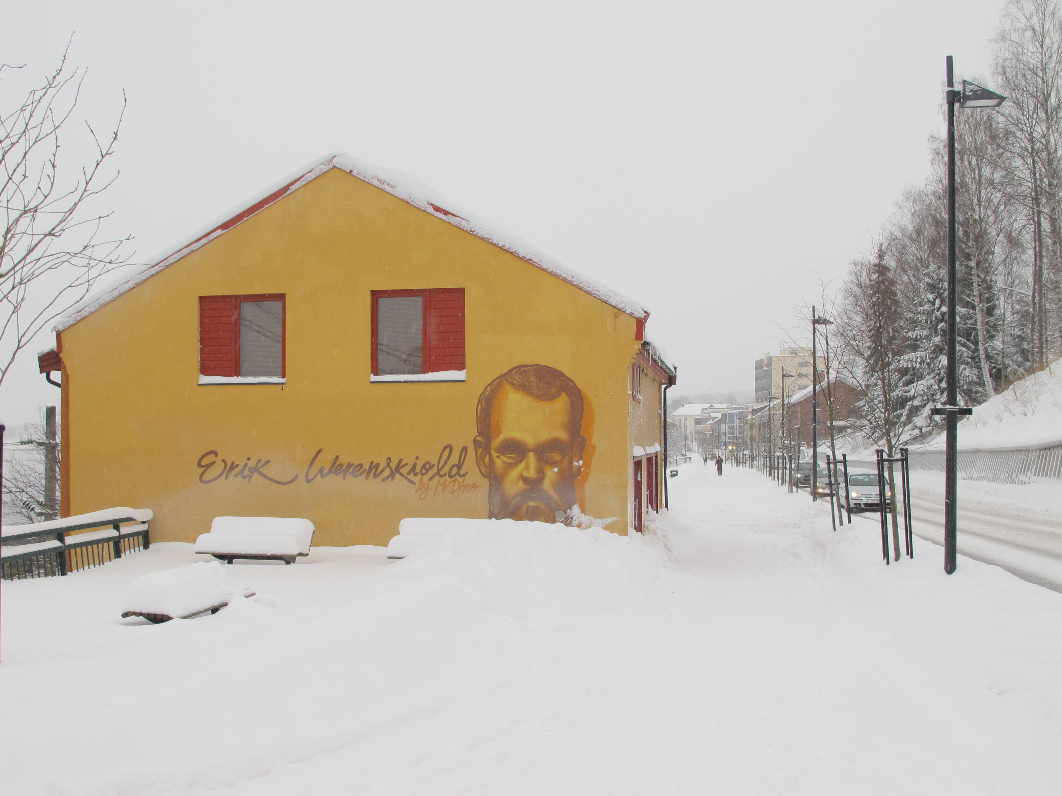 To av fasadene fikk Street Art p&aring; veggene.