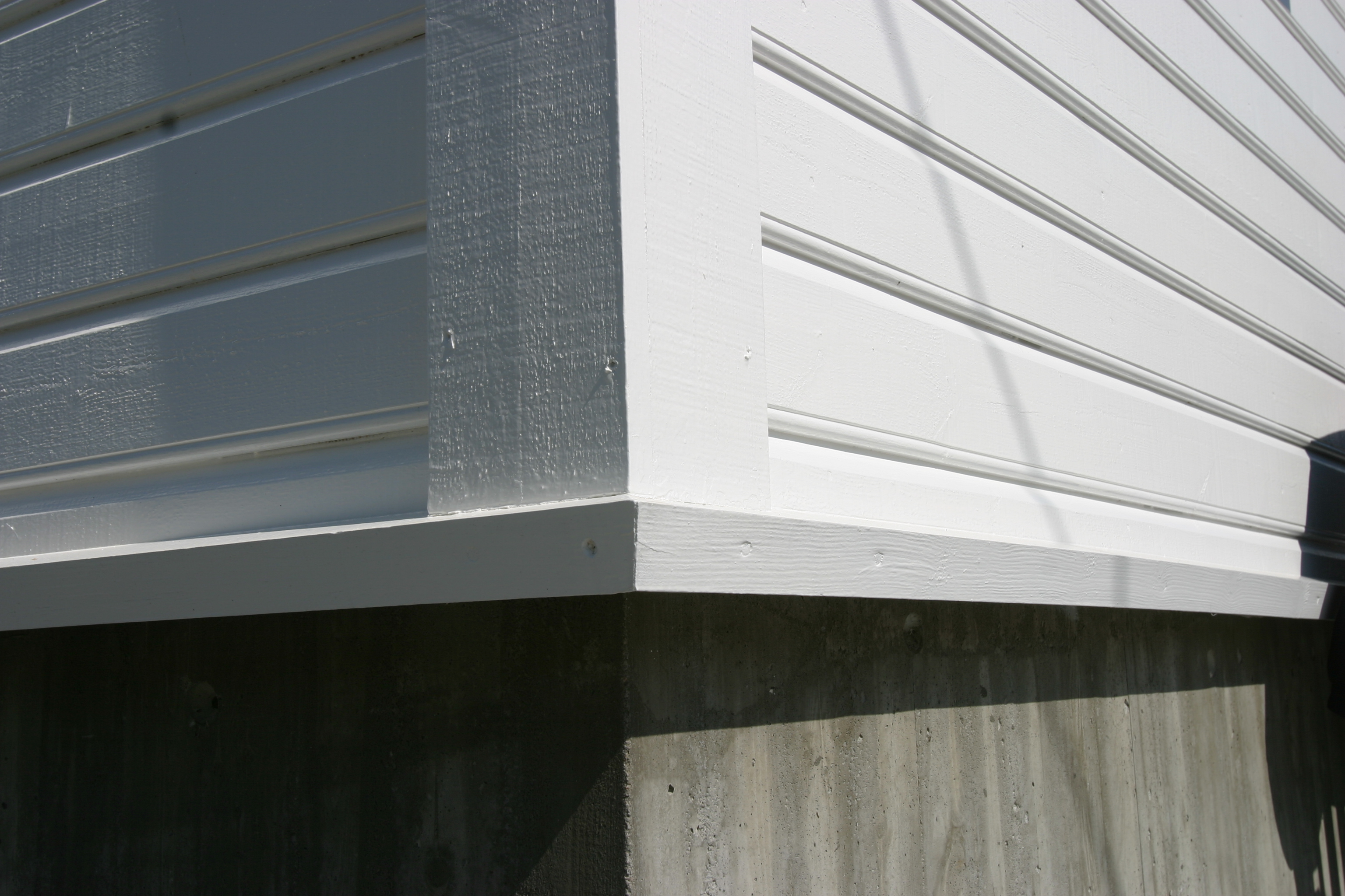 Nederste del av kledningen er spesielt utsatt for fukt.