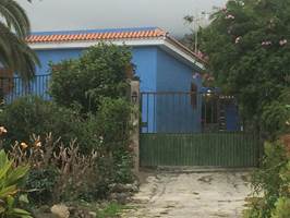 Innenfor et mindre område, en husgruppe eller langs en gate finnes det alltid ett kjølig blått hus. Men sjelden to. 