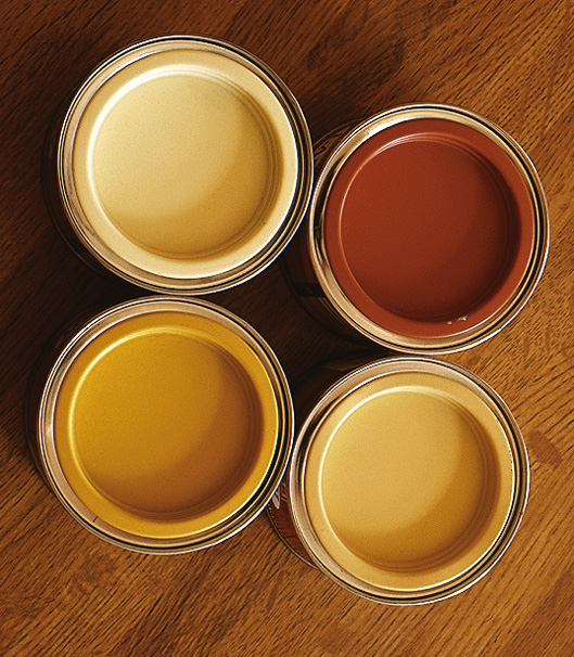 Maling og lakk til overflatebehandling innendørs