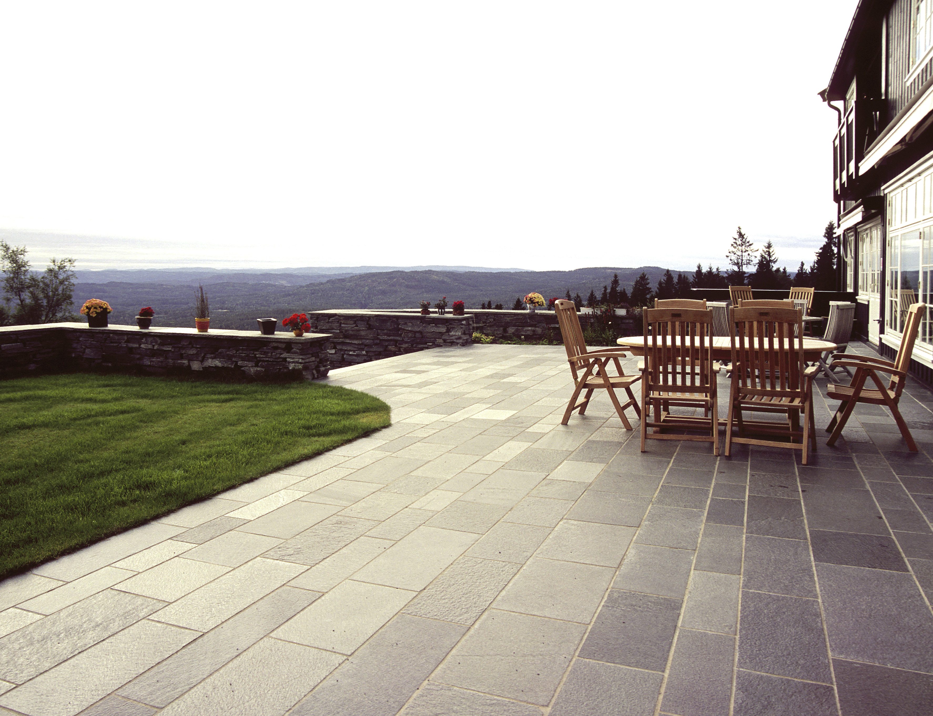 Livsfarlige fliser utendørs