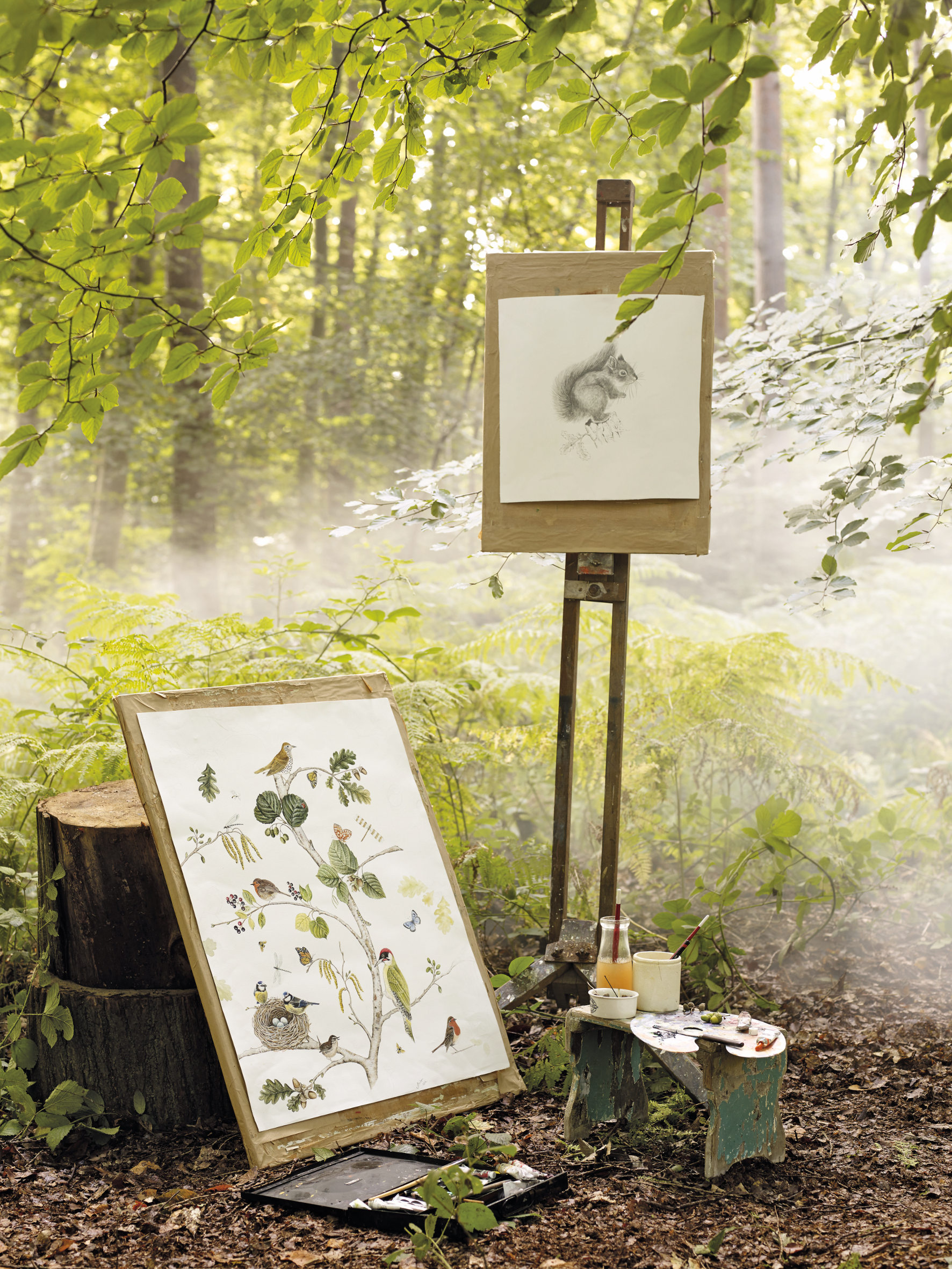 I kolleksjonen Woodland Walk fra Sanderson er motivene inspirert av de engelske skogene. Designet er tegnet opp for hånd og malt oppå, i tråd med våre ønsker om bedre håndverk.