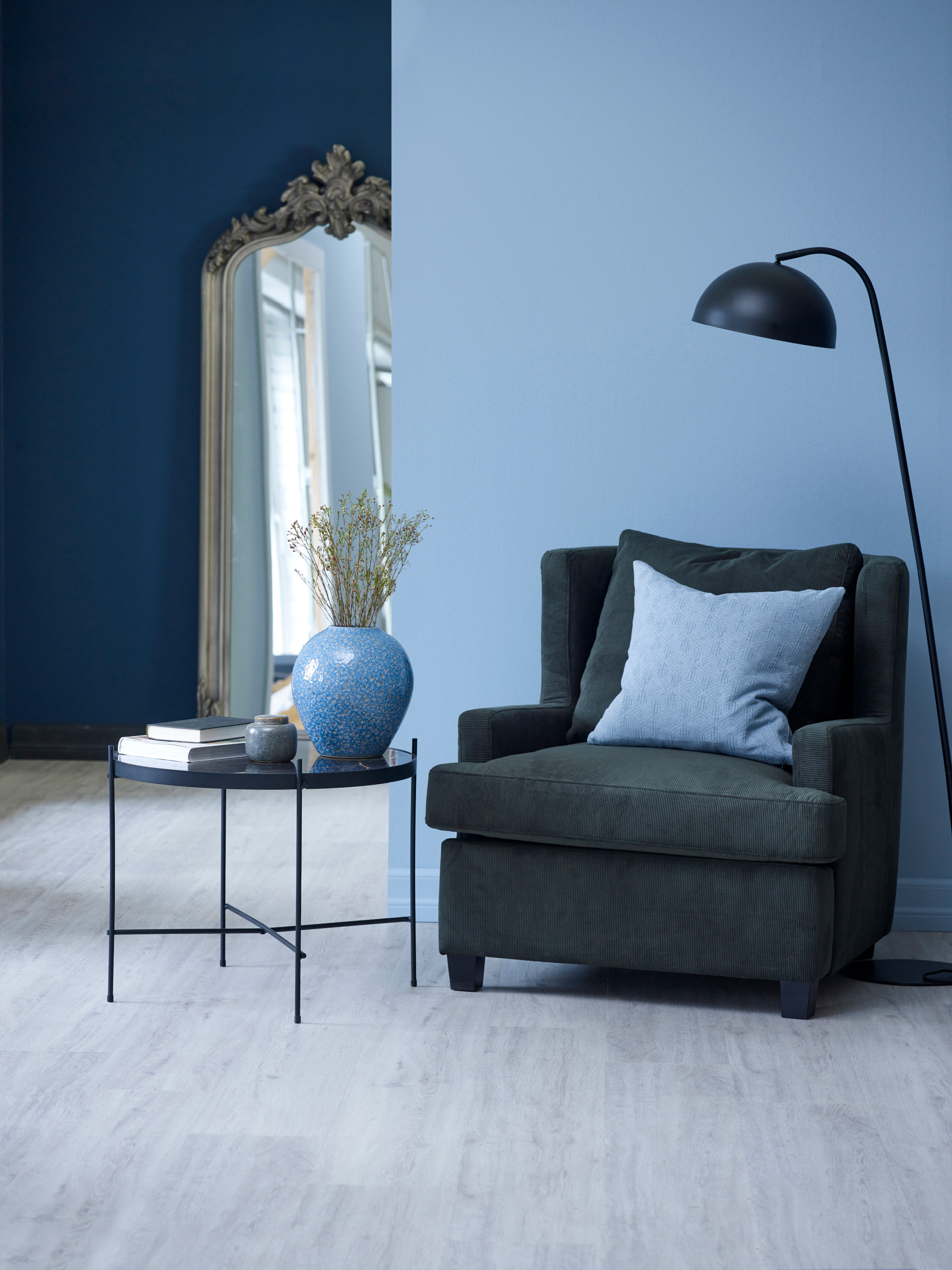 Blått interiør ton i ton. Fra Fargerikes blå fargekart 2021