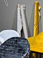 OKER KONTRAST: MENU var blant mange utstillere som brukte oker som kontrast mot grått, og det gjelder å kombinere ulike tekstiler.