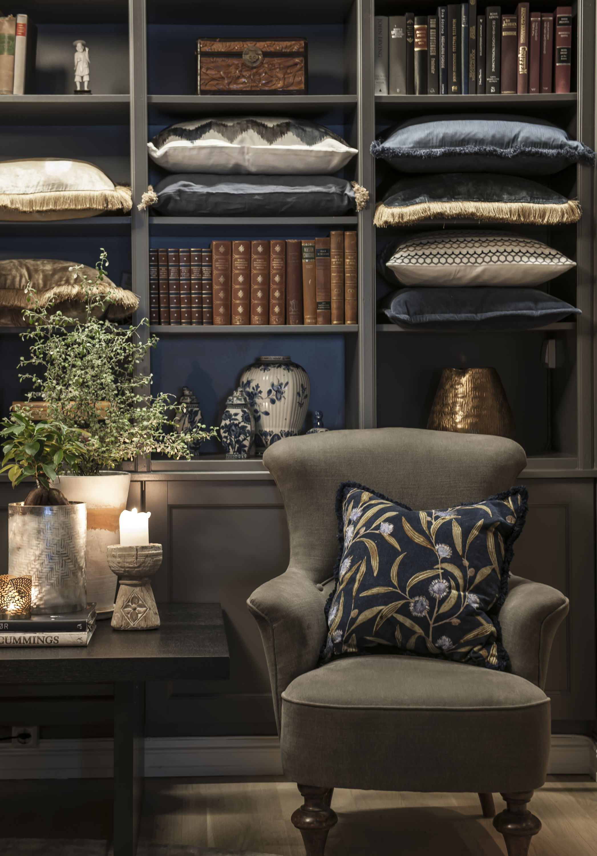 lesekrok dark academia