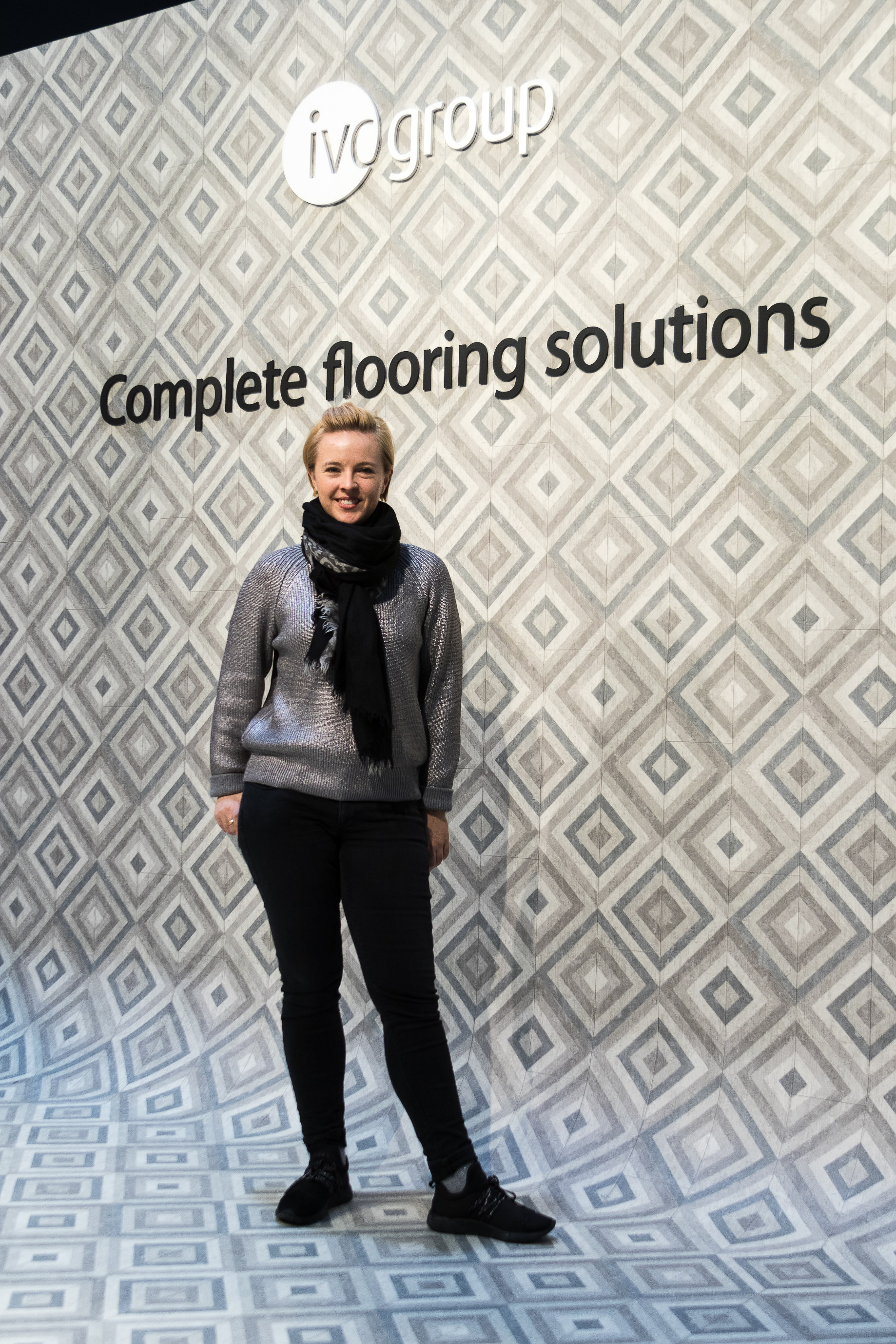 FORTSATT POP: − Historiske fliser går så det suser fortsatt, sier Victoria Hemelaer fra IVC Group.