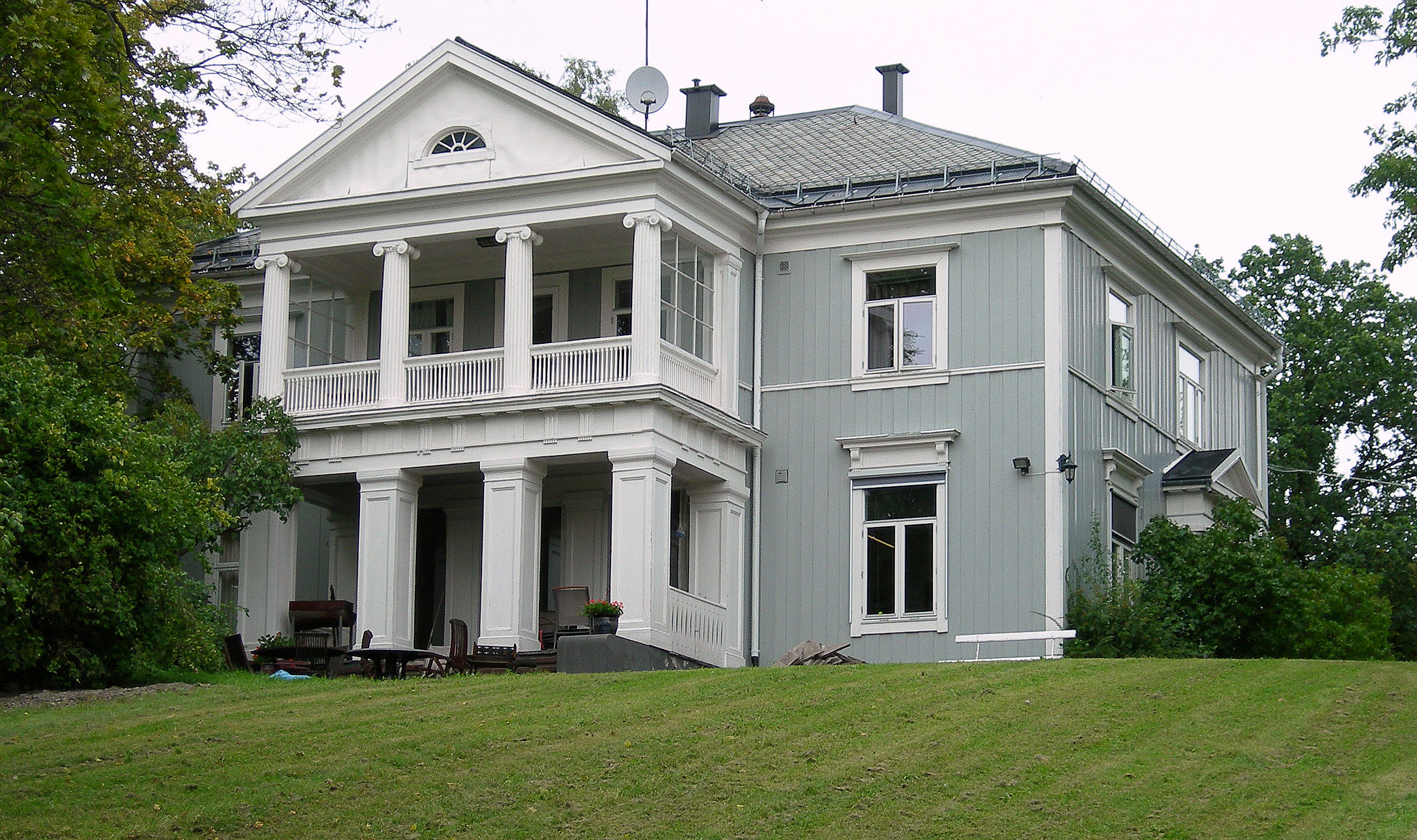 Hus fra Klassisismen.