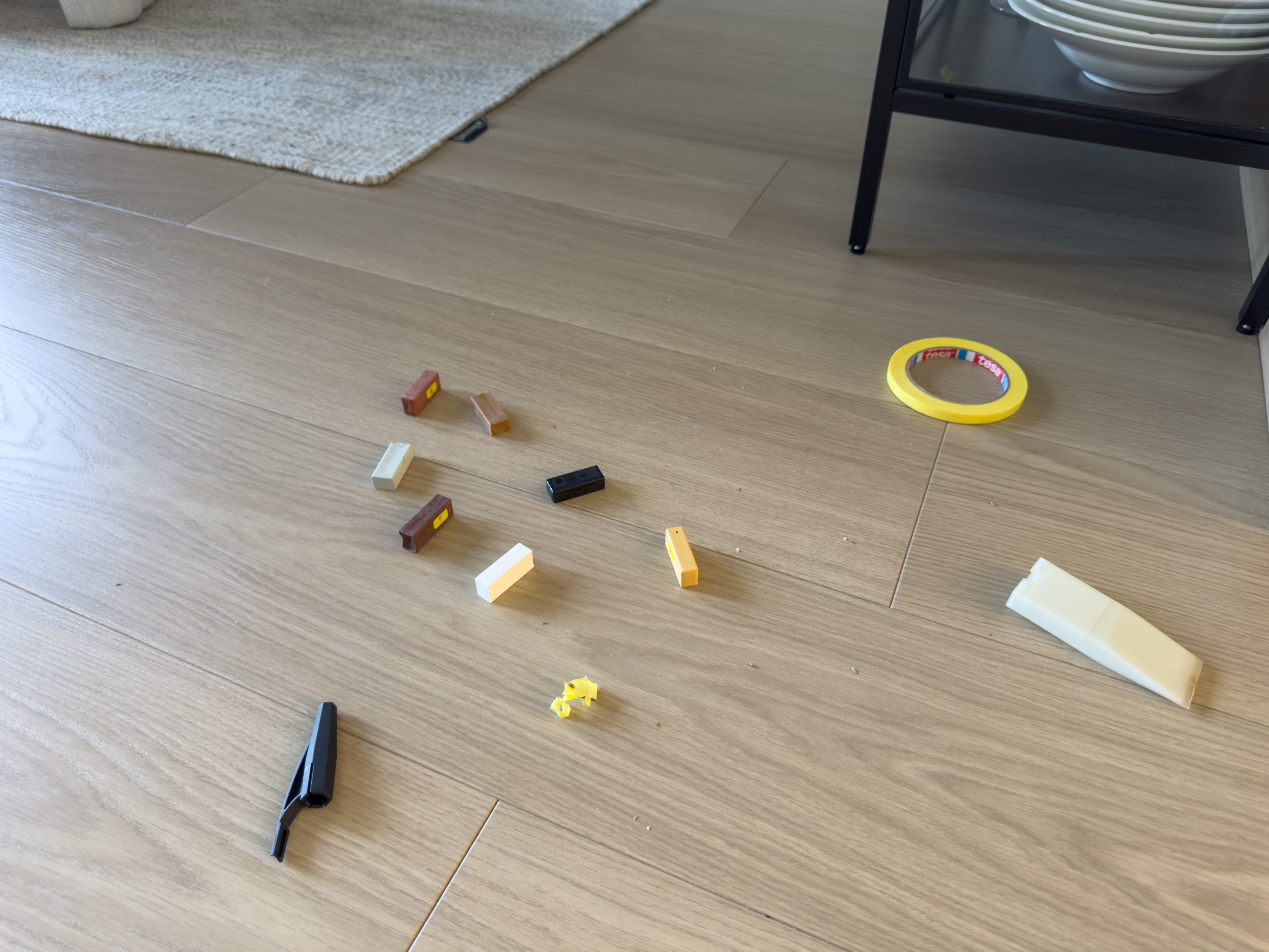 skaden på laminatgulvet reparert