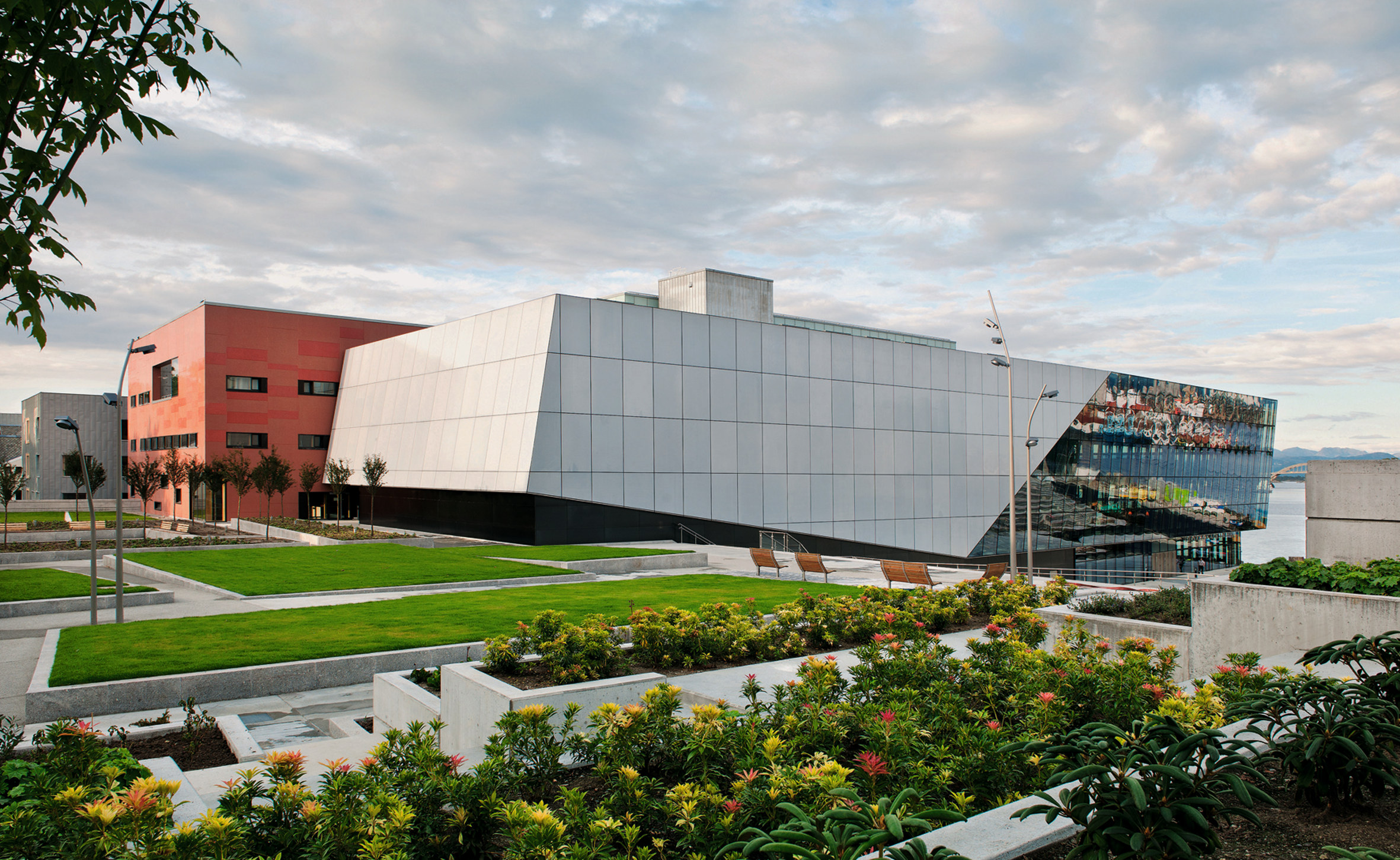 Kreativ bruk av fargeløs maling