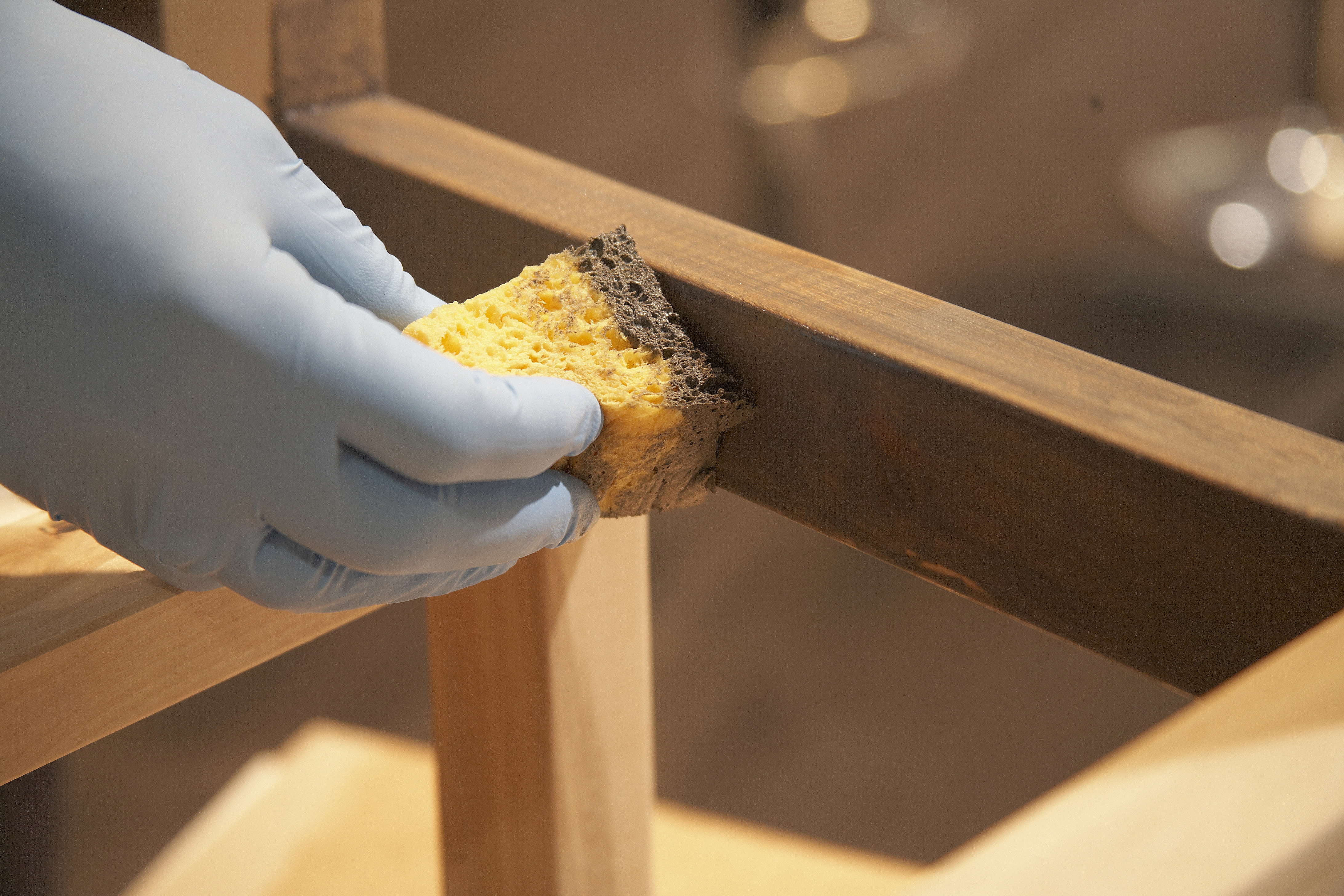 Trendy med gråslitt beis