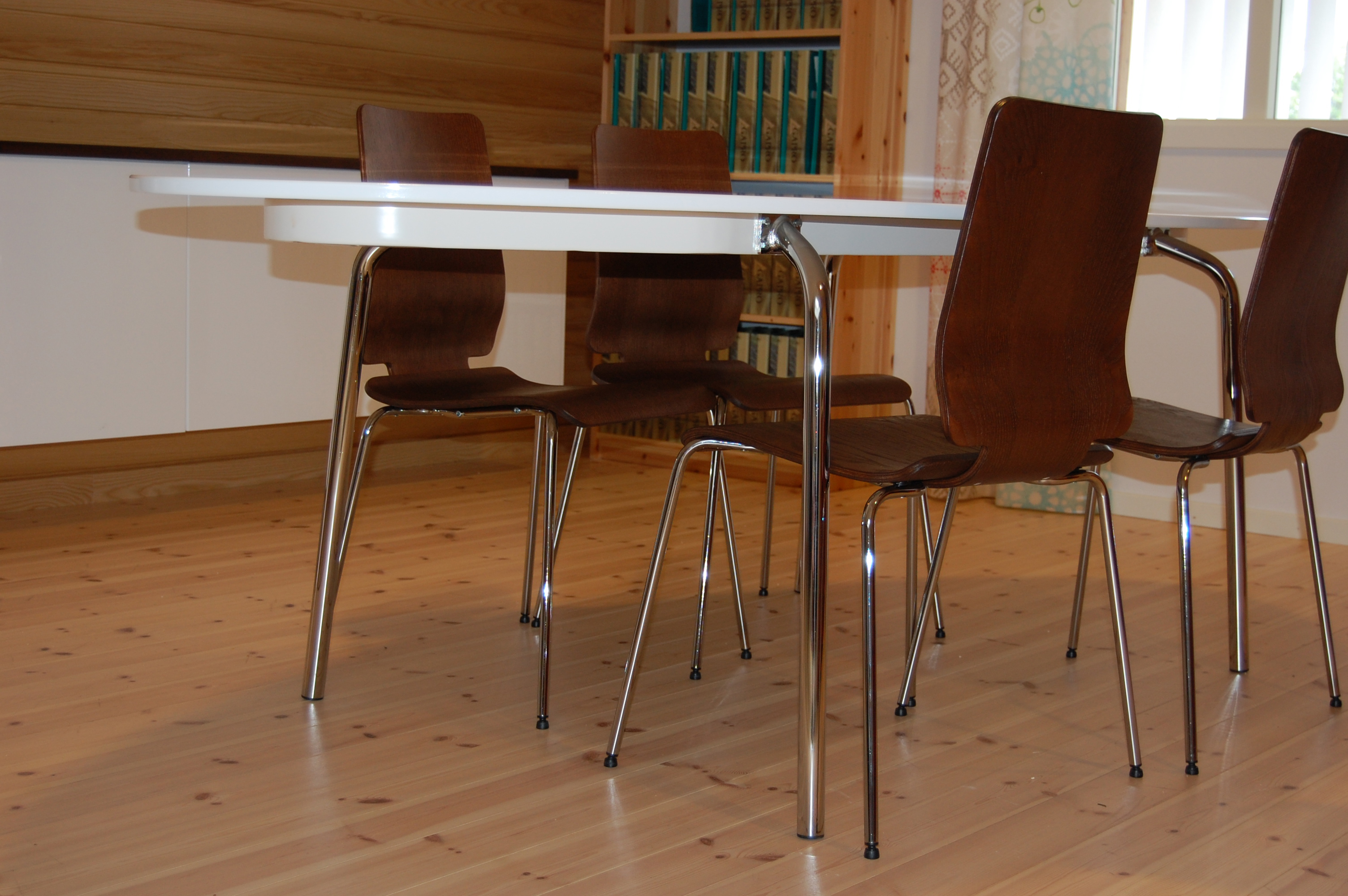 Naturlig og slitesterk furu