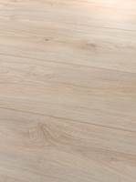 Laminat er et slitesterkt og bruksvennlig gulv, men som med mange andre gulvtyper, hender det at knirk oppstår. (illustrasjonsfoto)