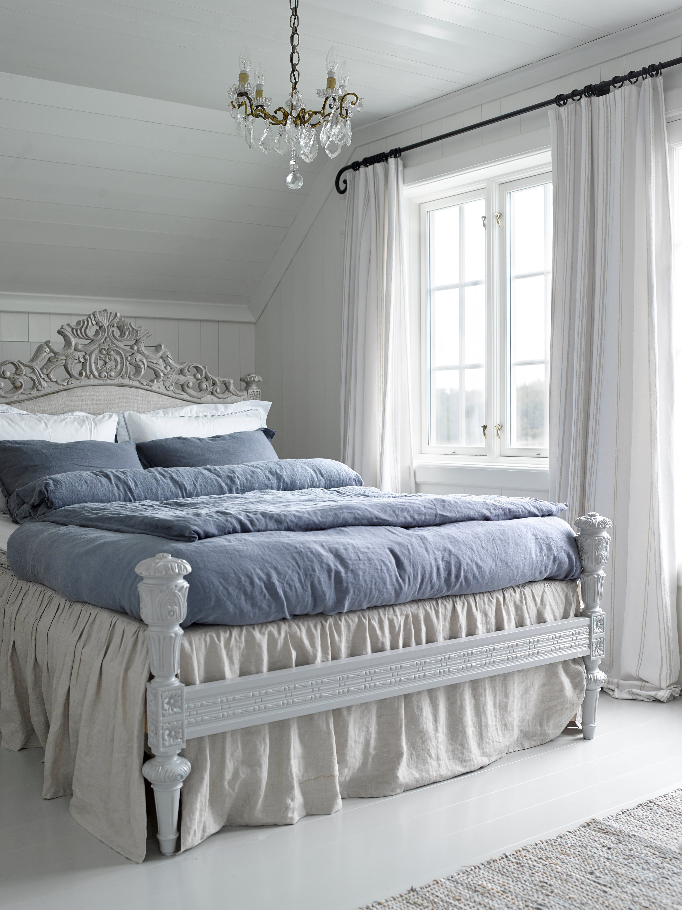 En anelse fransk på soverommet