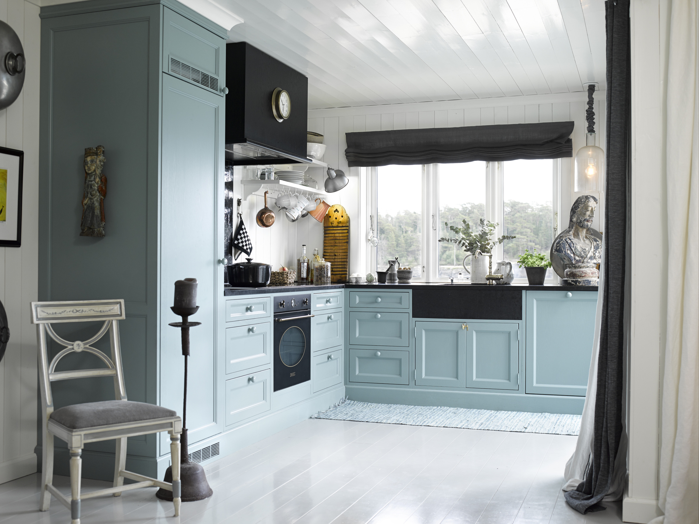 Blågrønt kjøkken inspirert av havet