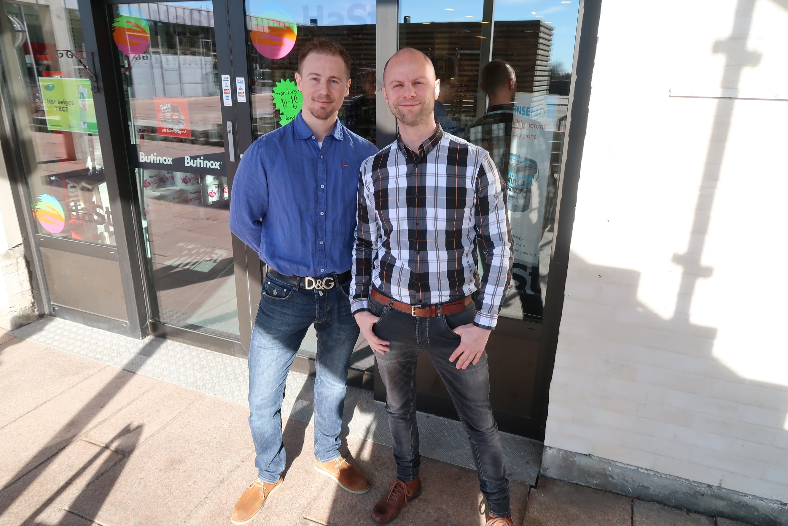 MULIGHETER: (f.v.) Lars Alexander Wiulsrud (31) tar seg av all logistikk og økonomi i innkjøpssamarbeidet Wifa. Stian Wiulsrud (37) er ny daglig leder. De mener kjeden har store muligheter til å vokse. – Mange butikker vil ha frihet. Det får de hos