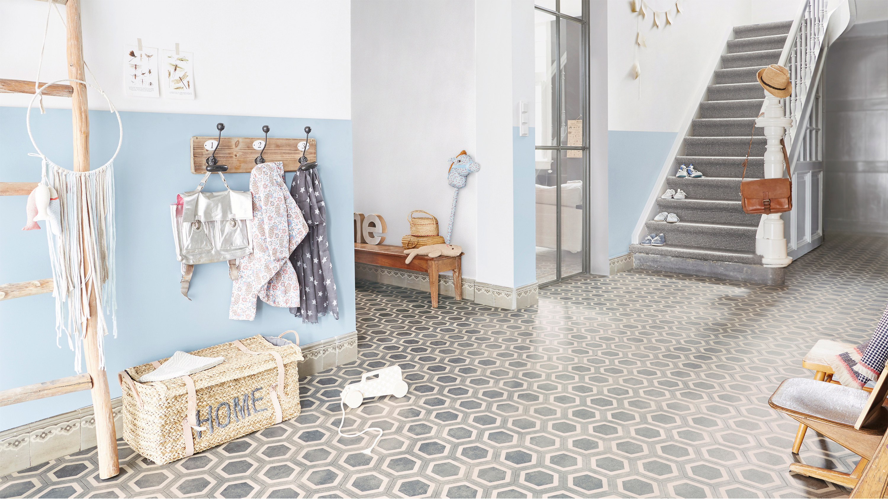  MØNSTERRIKT:  Vågale gulv får du med vinylgulvet «Honeycomb» fra banevarekolleksjonen Tarkett Trend. 