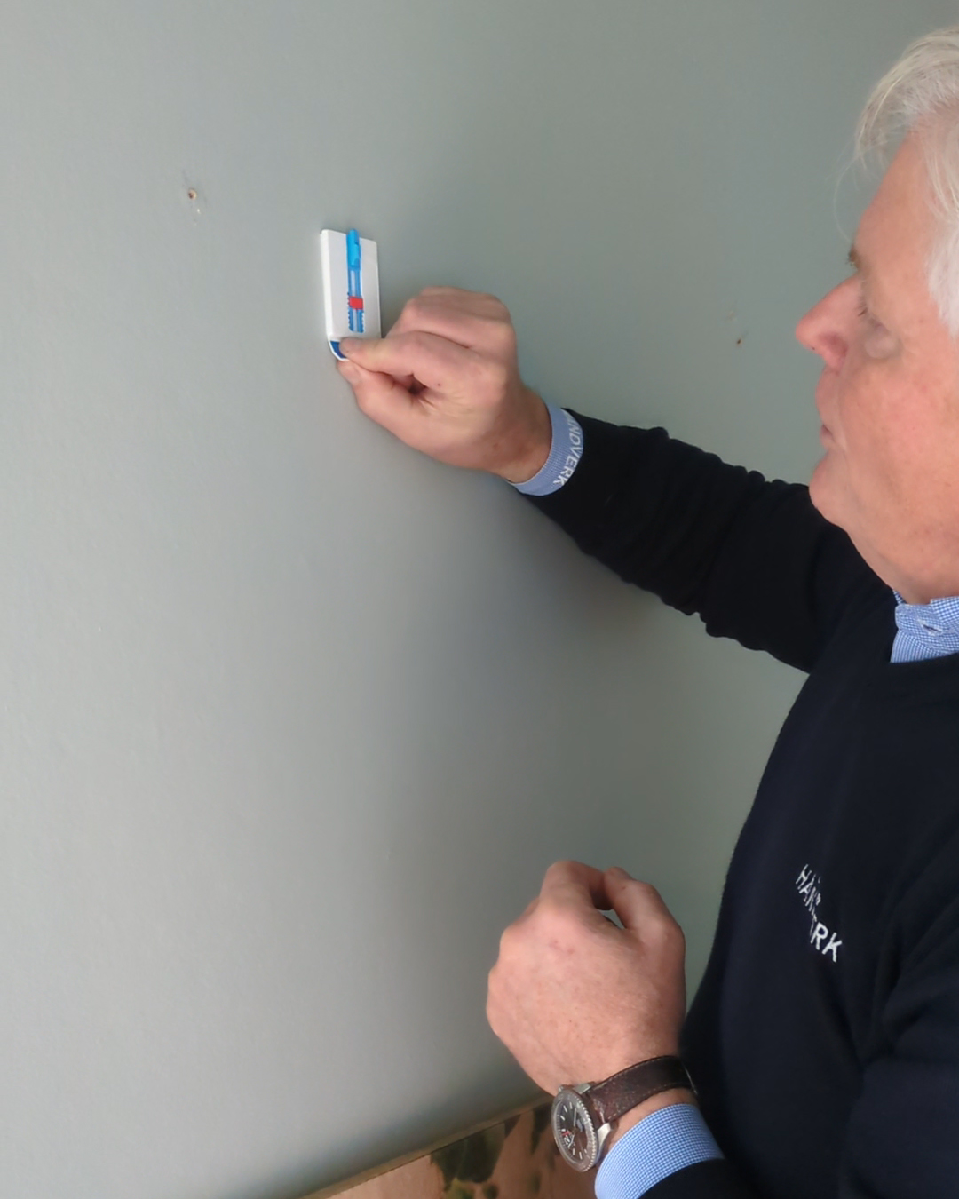 Lars Petter fra Jordan henger opp Tesa Limpsiker