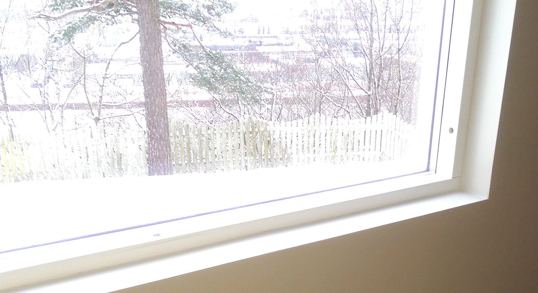 Overgangene mellom veggplater og vinkellisten er helt usynlige etter vanlig sparkling.